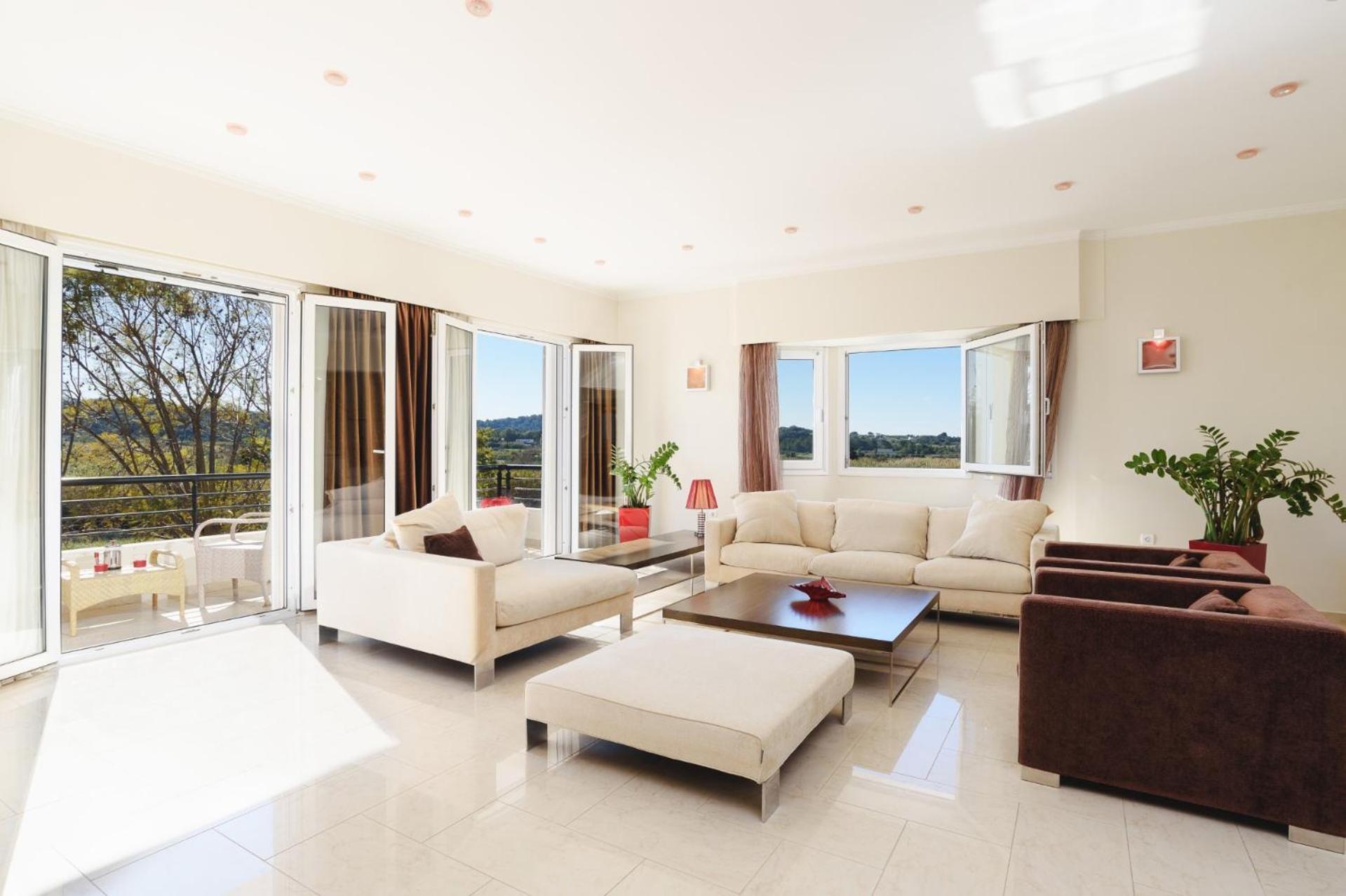 Four-Bedroom Villa photo 1