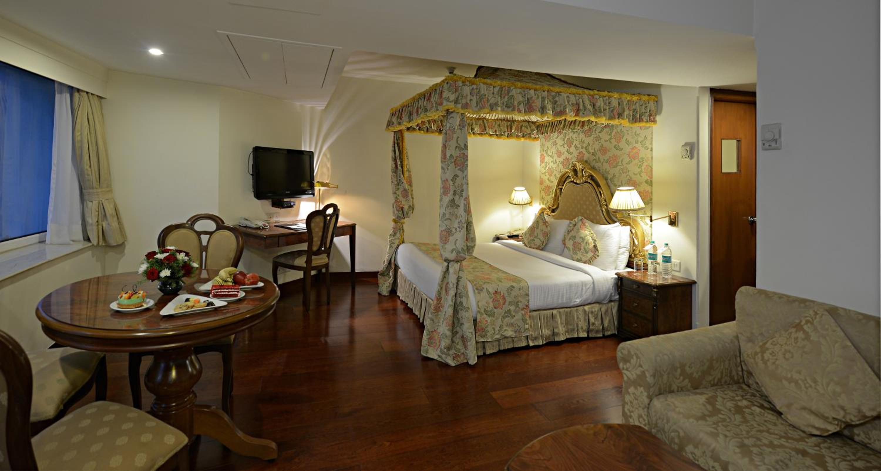 Royal Junior Suite - 15% Discount on Food & Soft Beverages - Photo 7