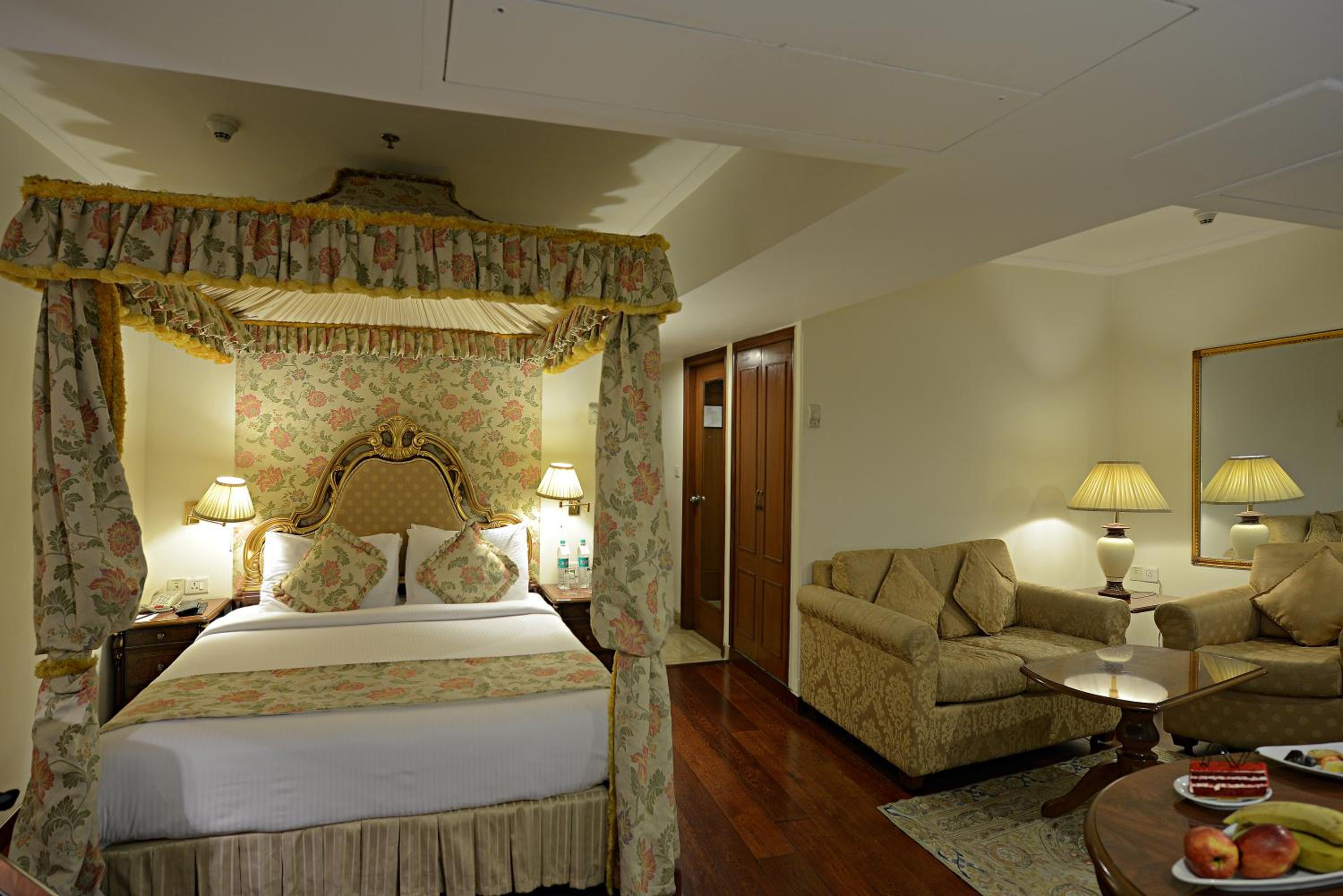 Royal Junior Suite - 15% Discount on Food & Soft Beverages