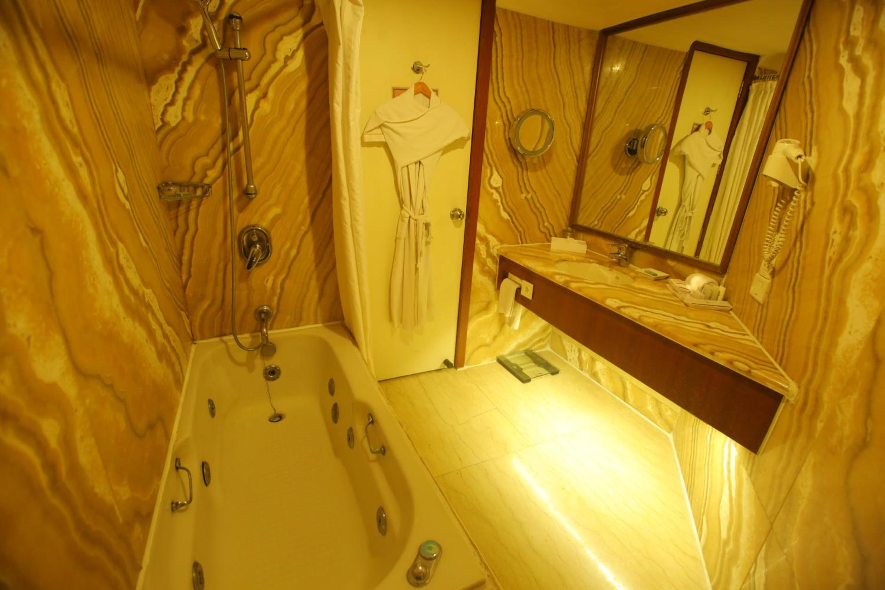 Maharajah One Bedroom Suite - 15% Discount on Food & Soft Beverages