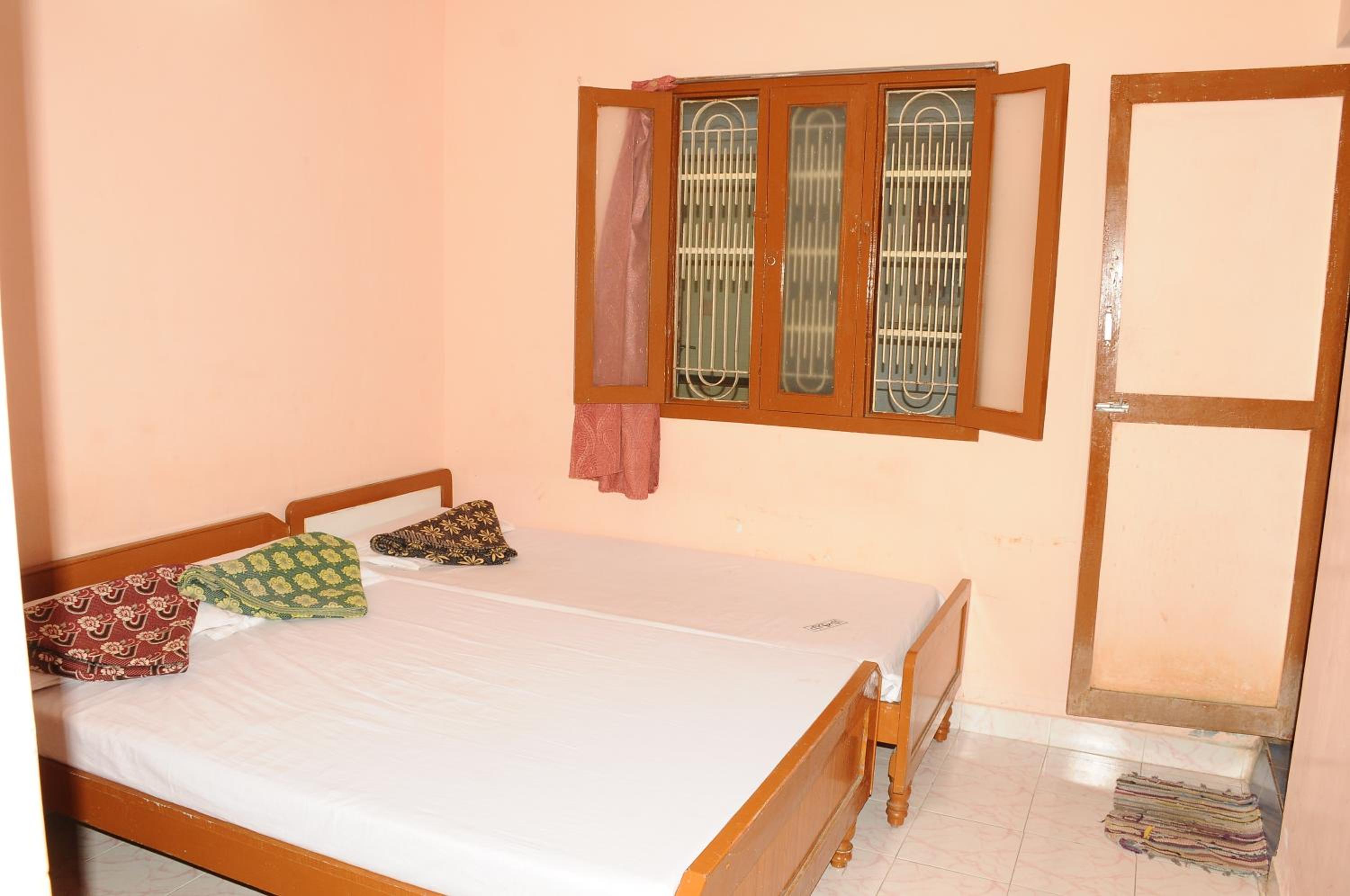 Budget Double Room photo 2