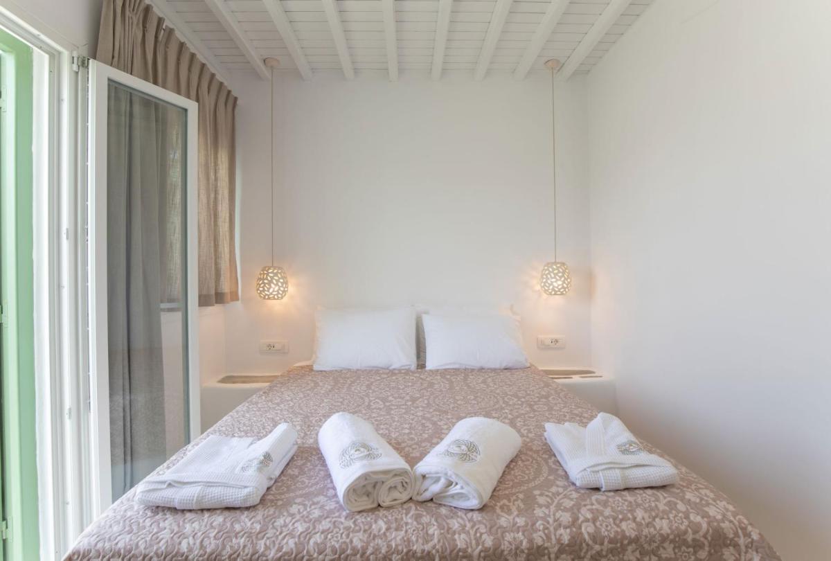 Deluxe Suite with Sea View photo 2