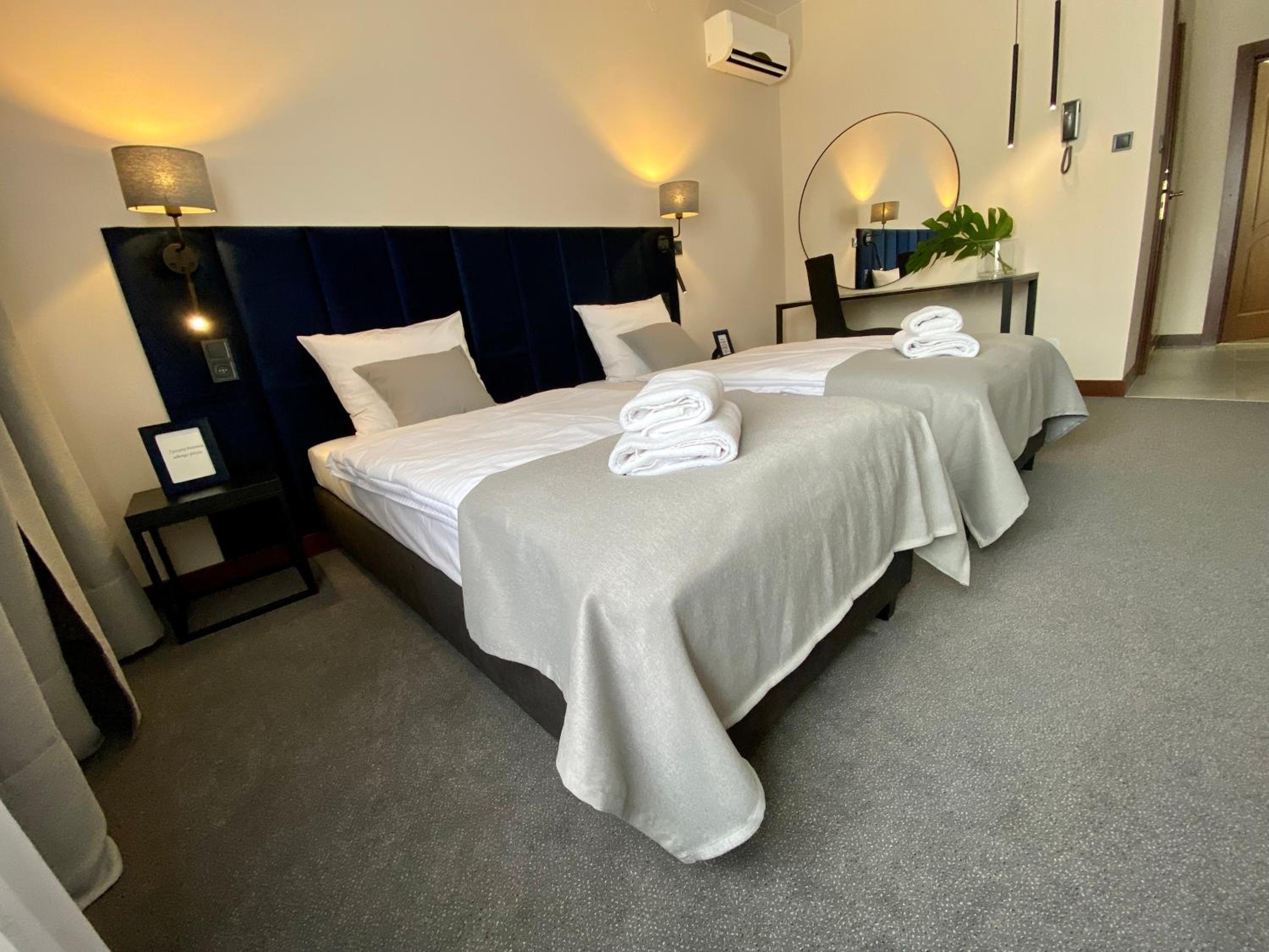 Superior Twin Room - Photo 13