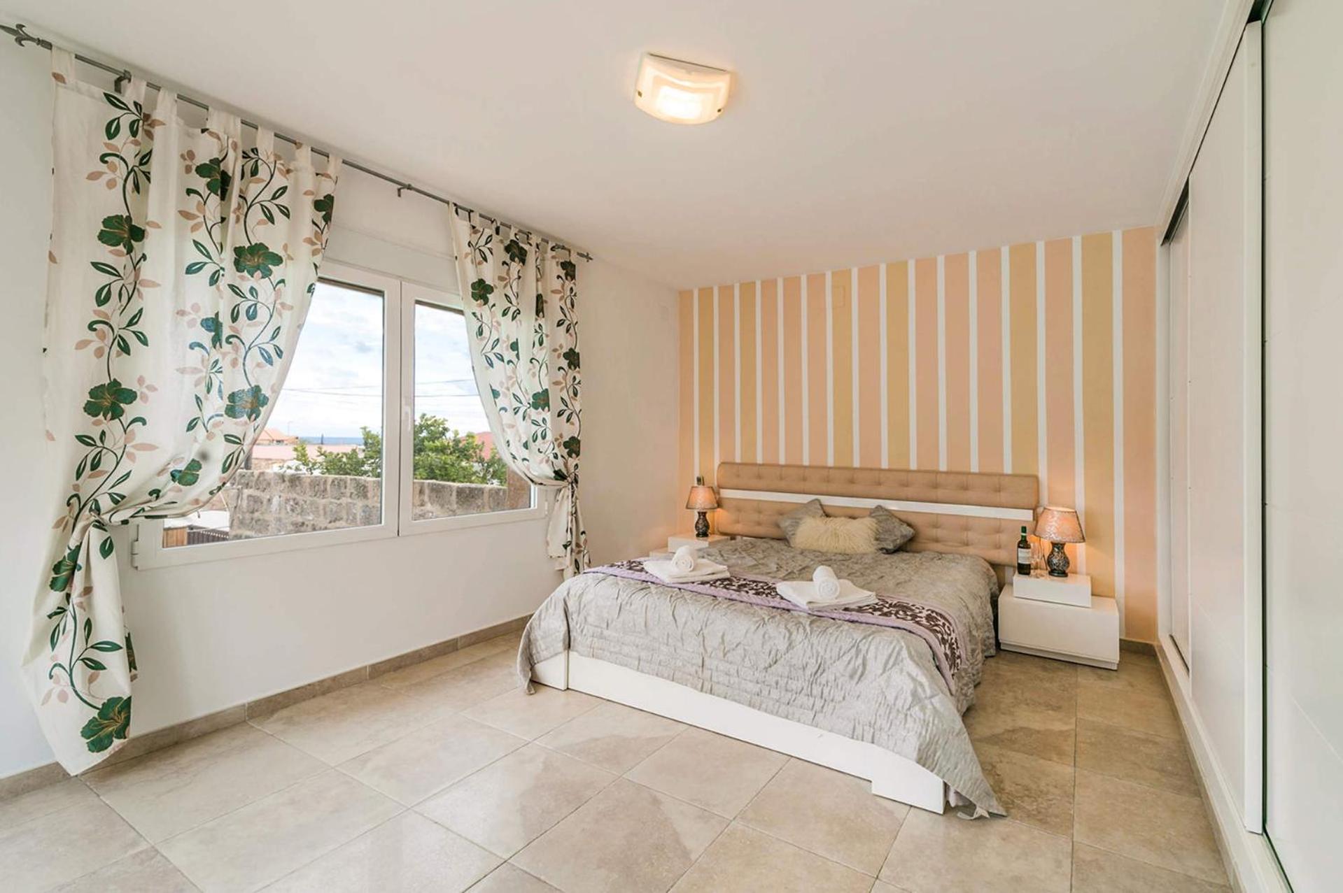 Villa photo 3