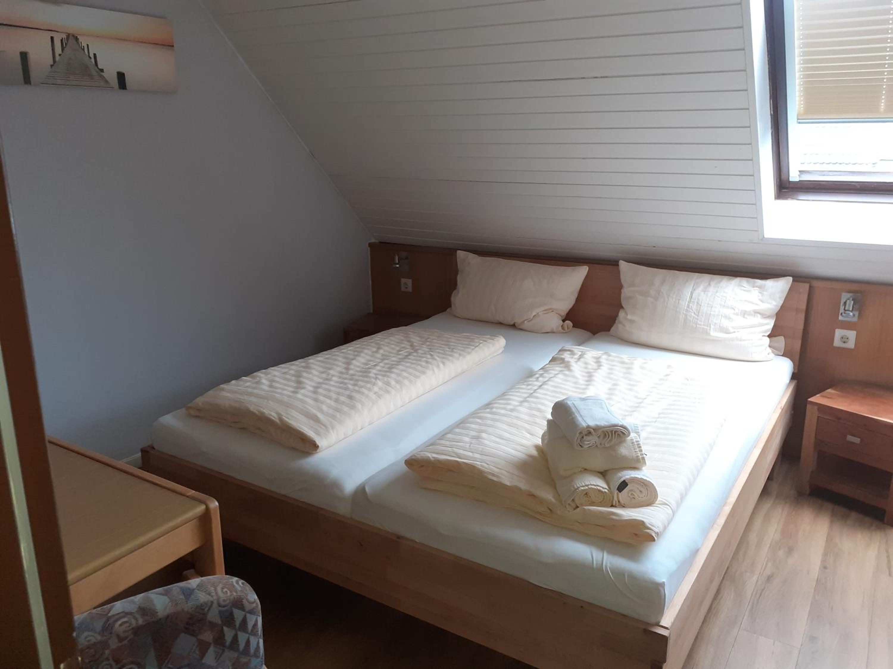 Double Room - Photo 5