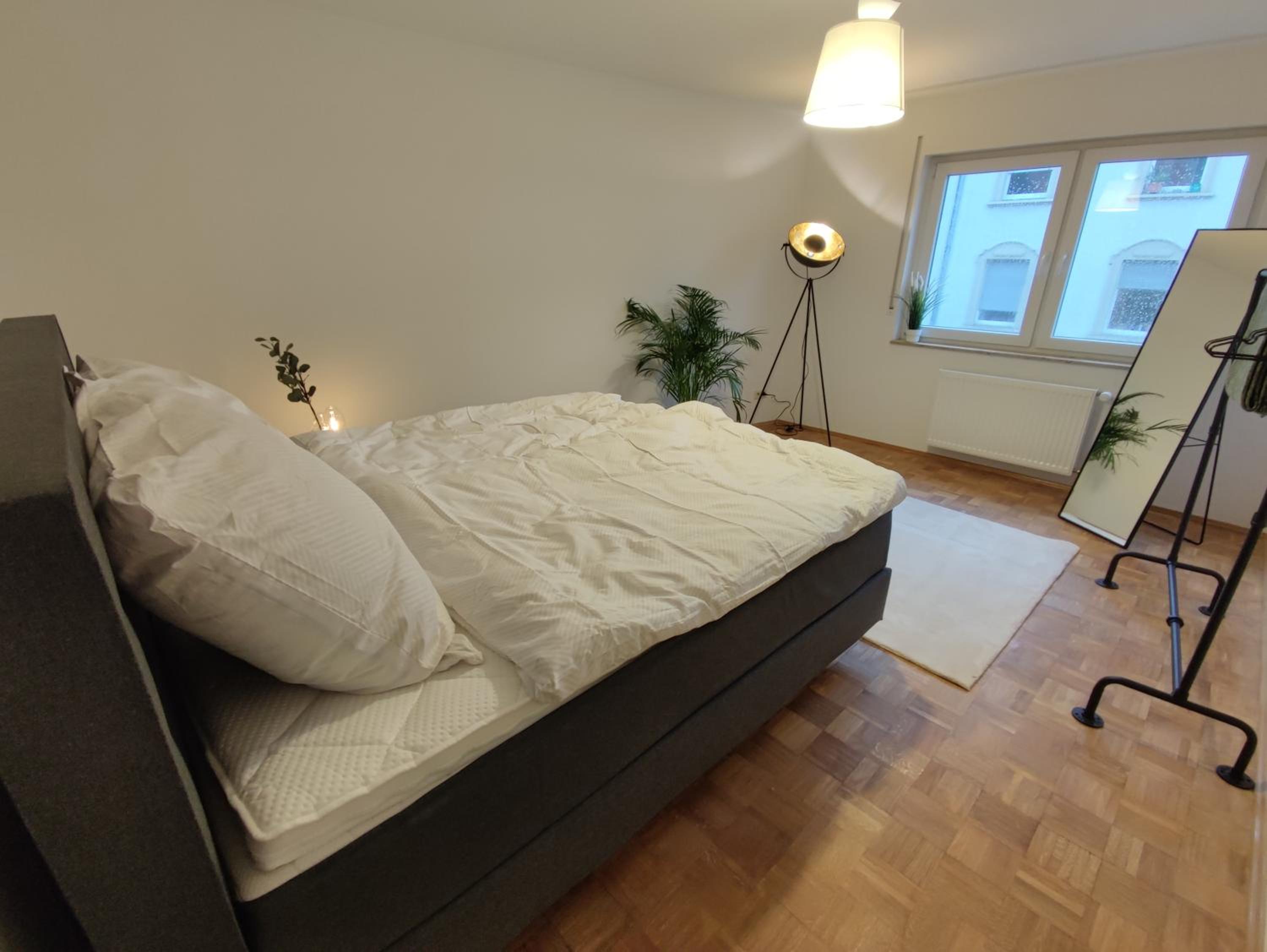 One-Bedroom Apartment photo 1