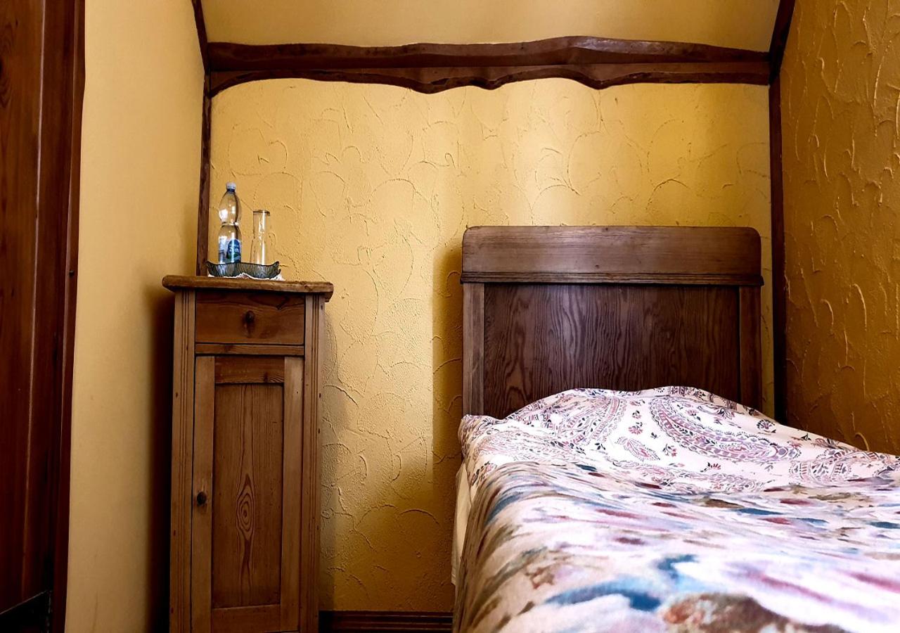 Double or Twin Room with Private Bathroom photo 2