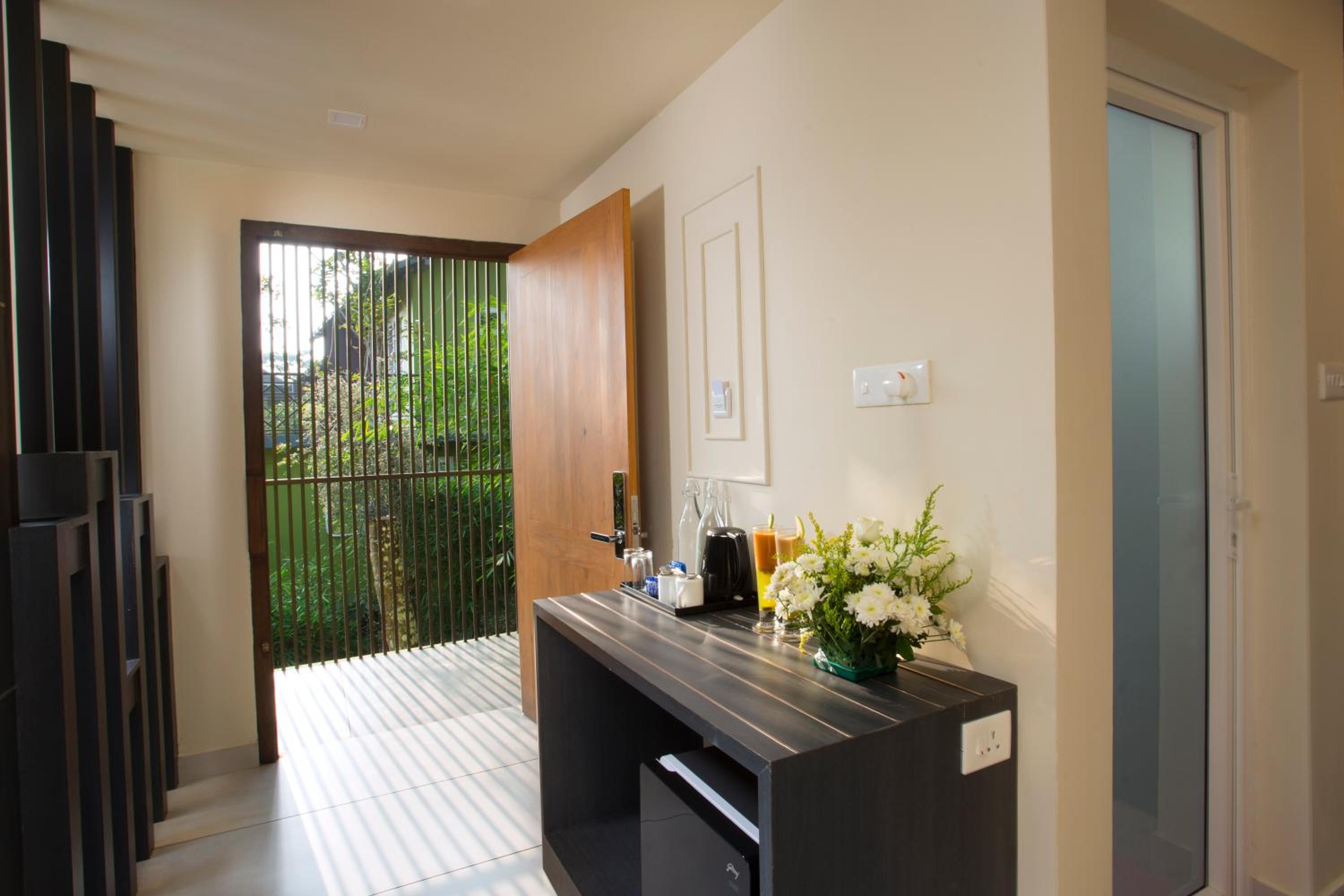 EROS PREMIUM WITH BALCONY FOREST VIEW photo 3