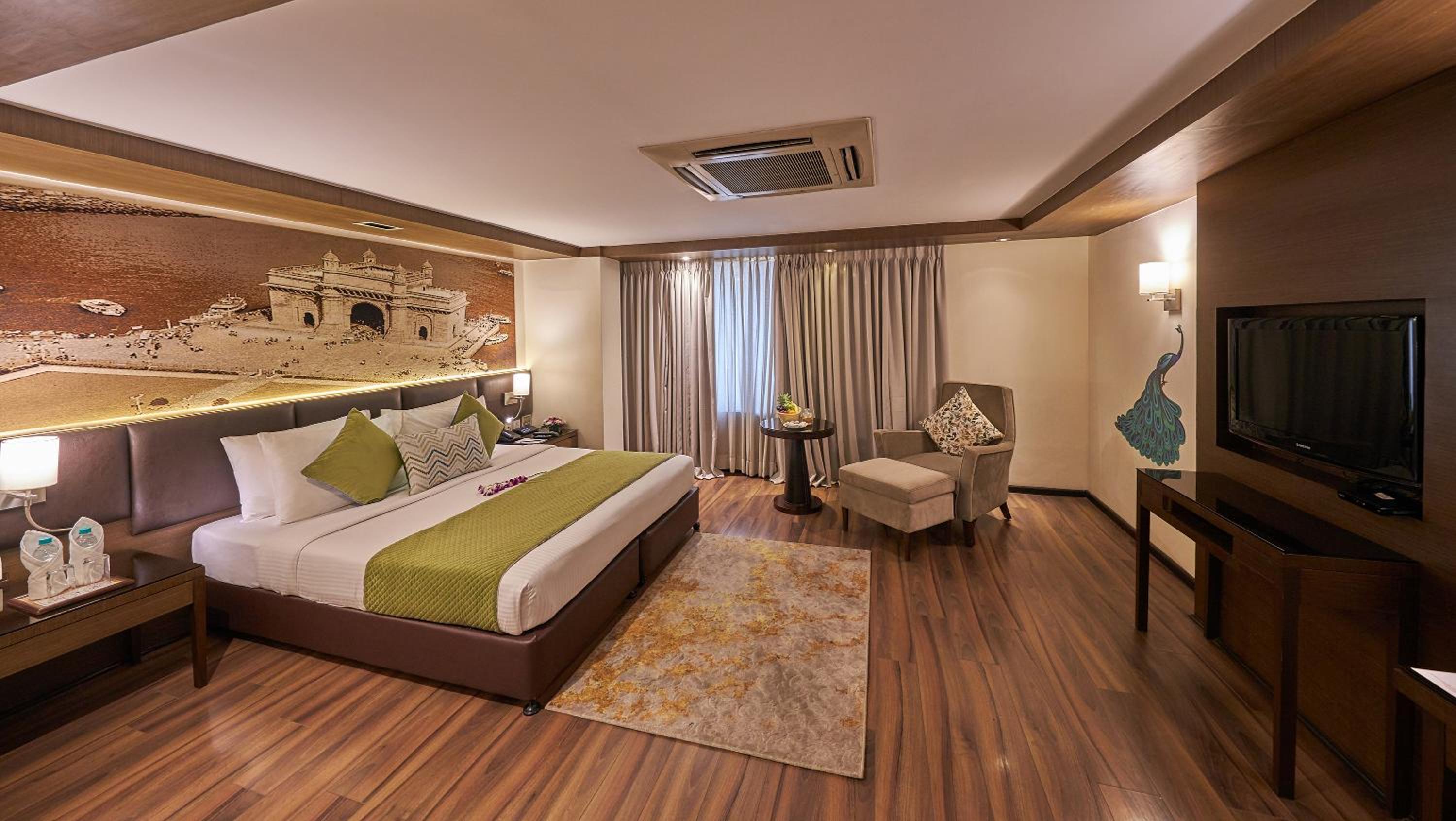 Royal Club Room