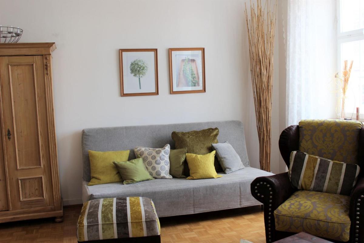 One-Bedroom Apartment photo 1
