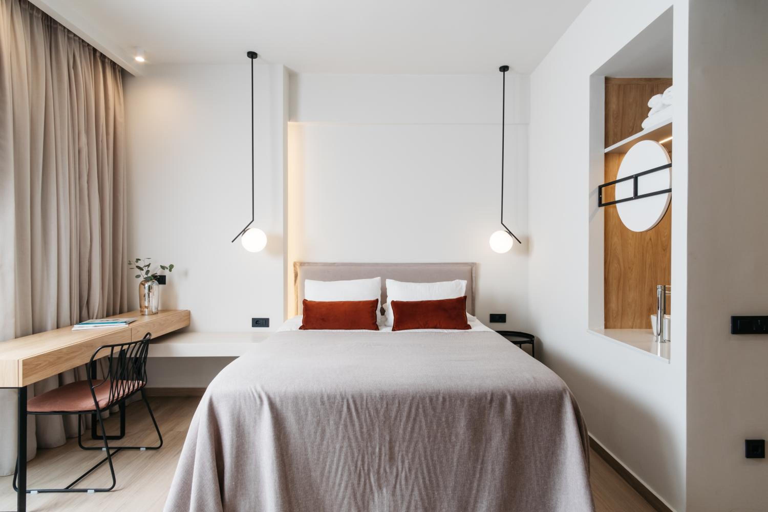 Superior Suite with Balcony and City view photo 2