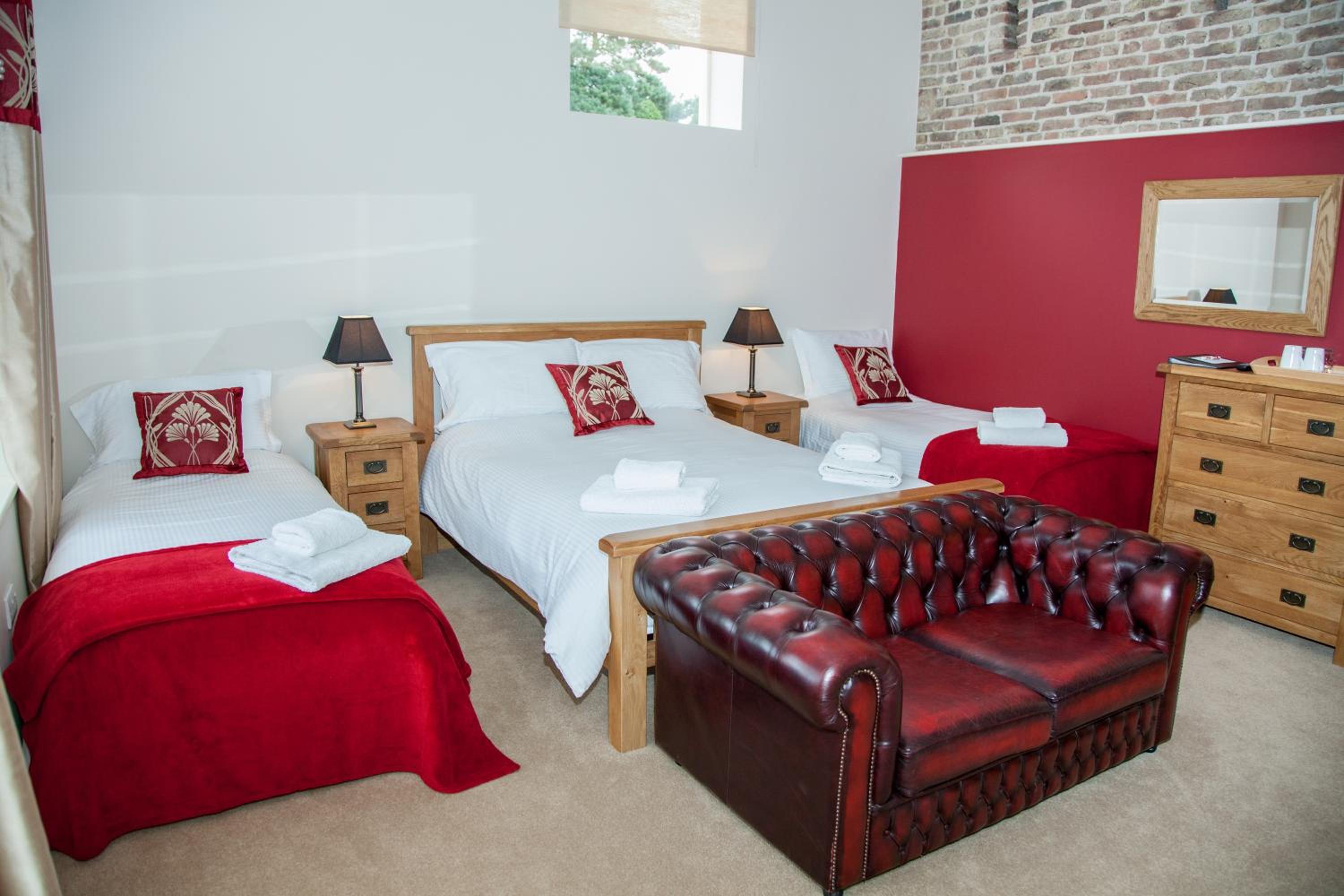 Deluxe Double Room with Shower - Photo 1