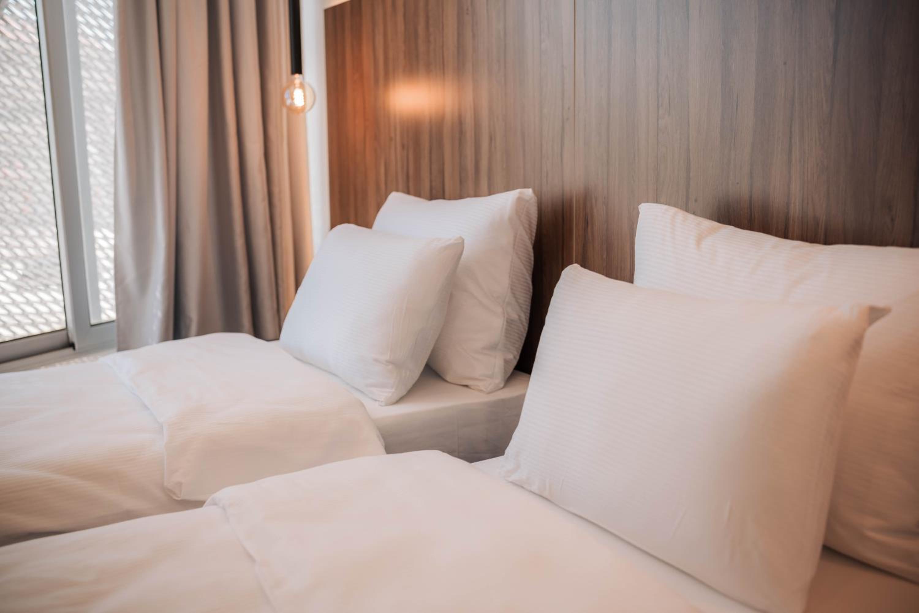 Standard Double or Twin Room - Photo 8