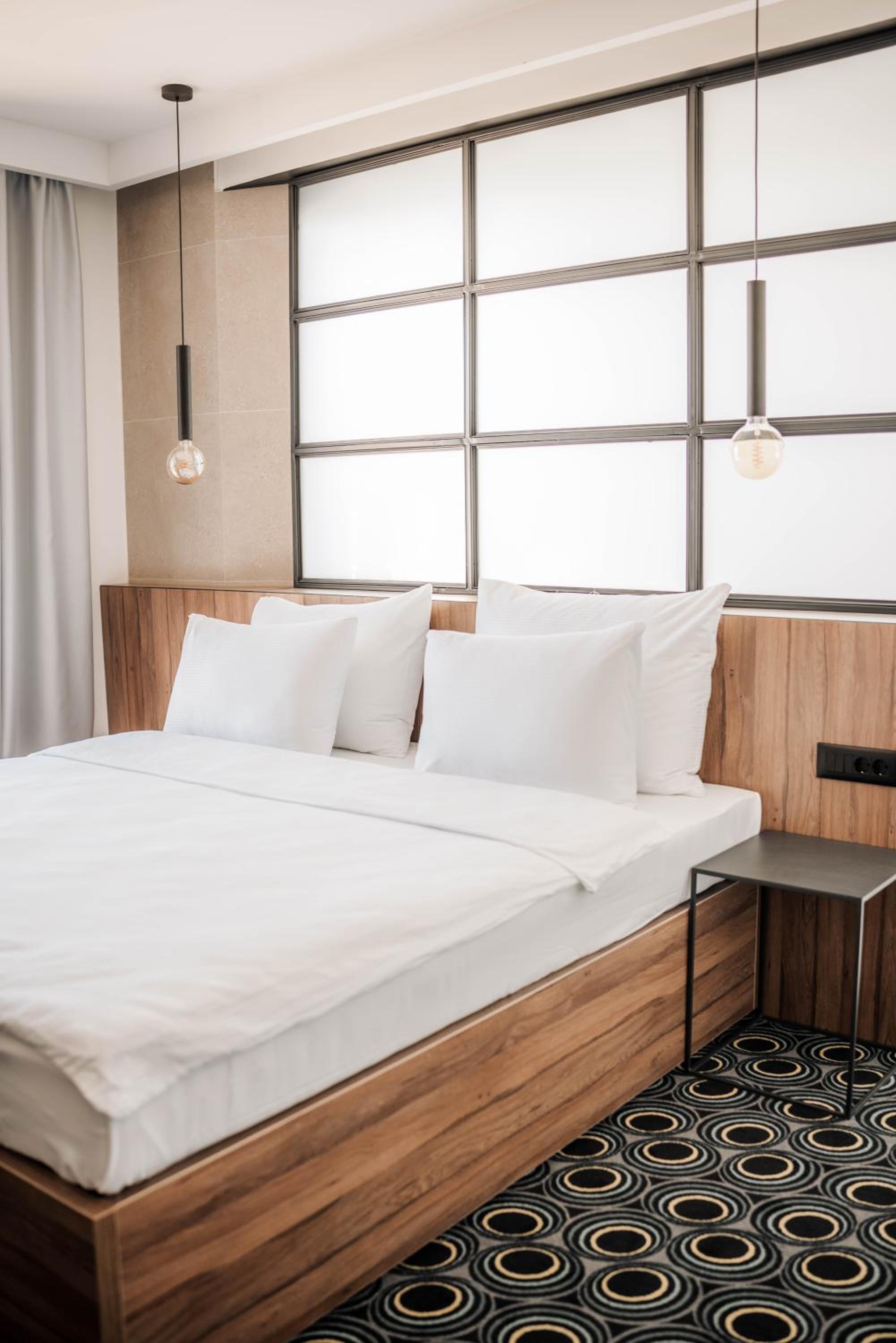 Standard Double or Twin Room - Photo 13