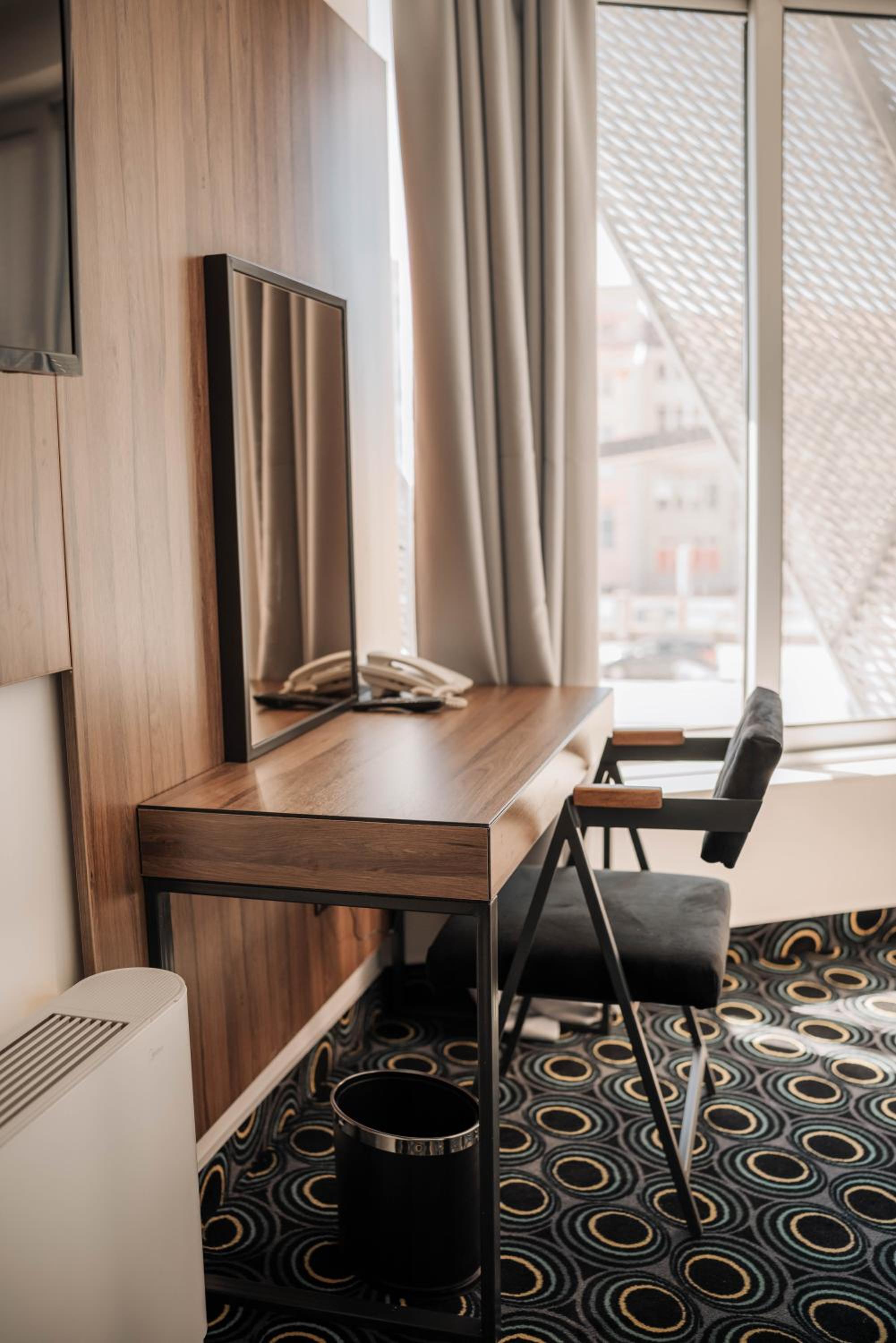 Standard Double or Twin Room - Photo 2