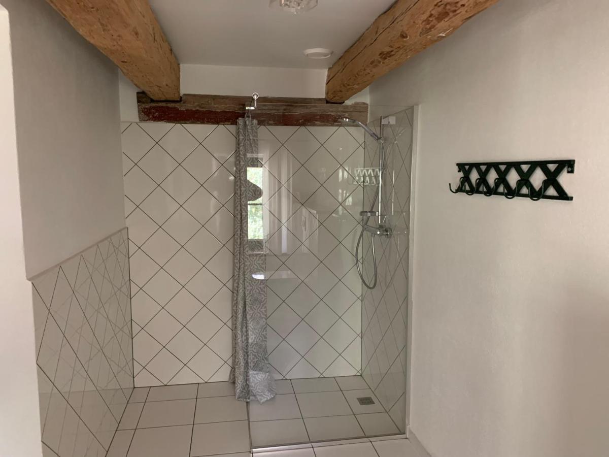 Large Double Room - Photo 1