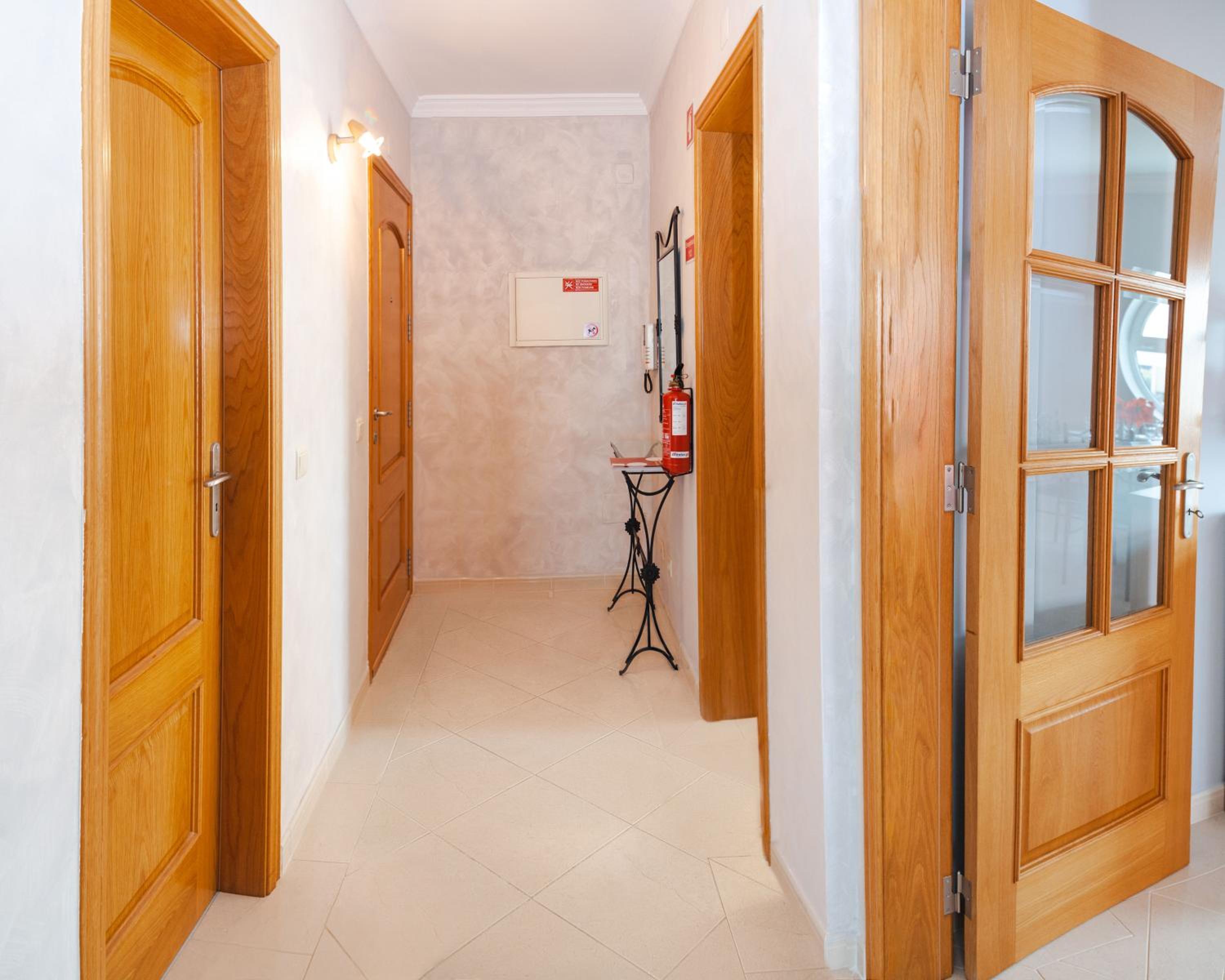 One-Bedroom Apartment - Photo 8