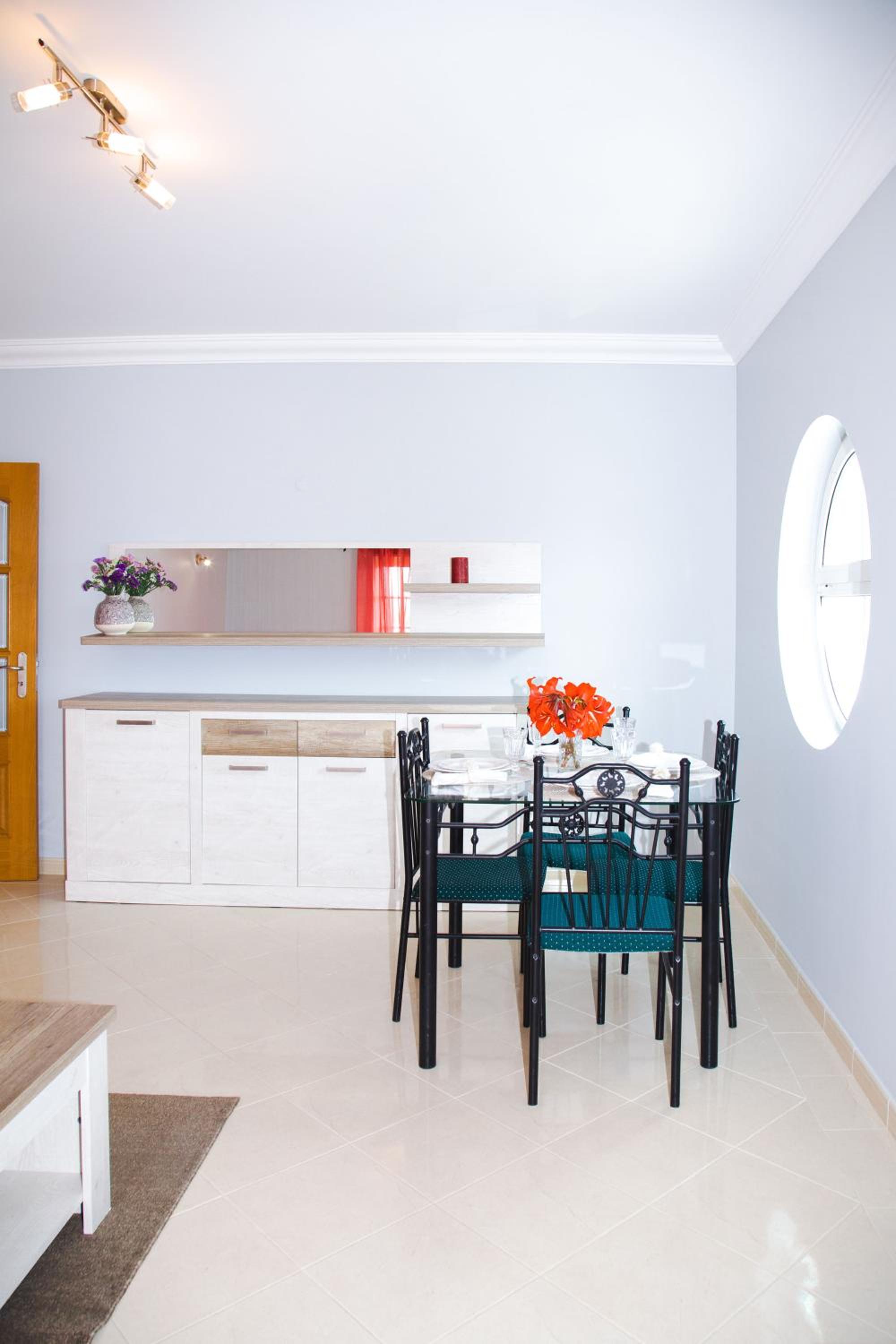 One-Bedroom Apartment - Photo 16