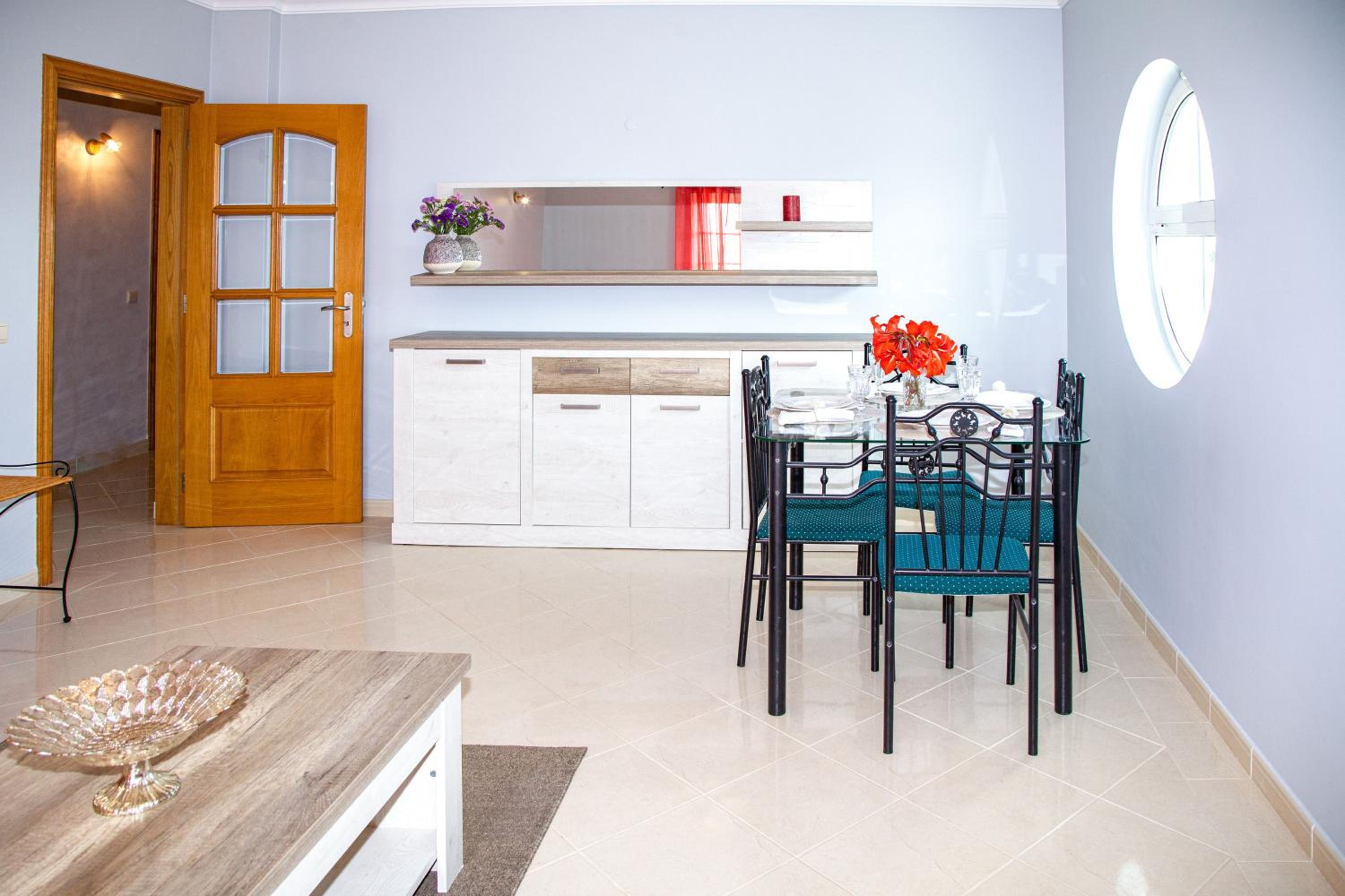 One-Bedroom Apartment - Photo 21