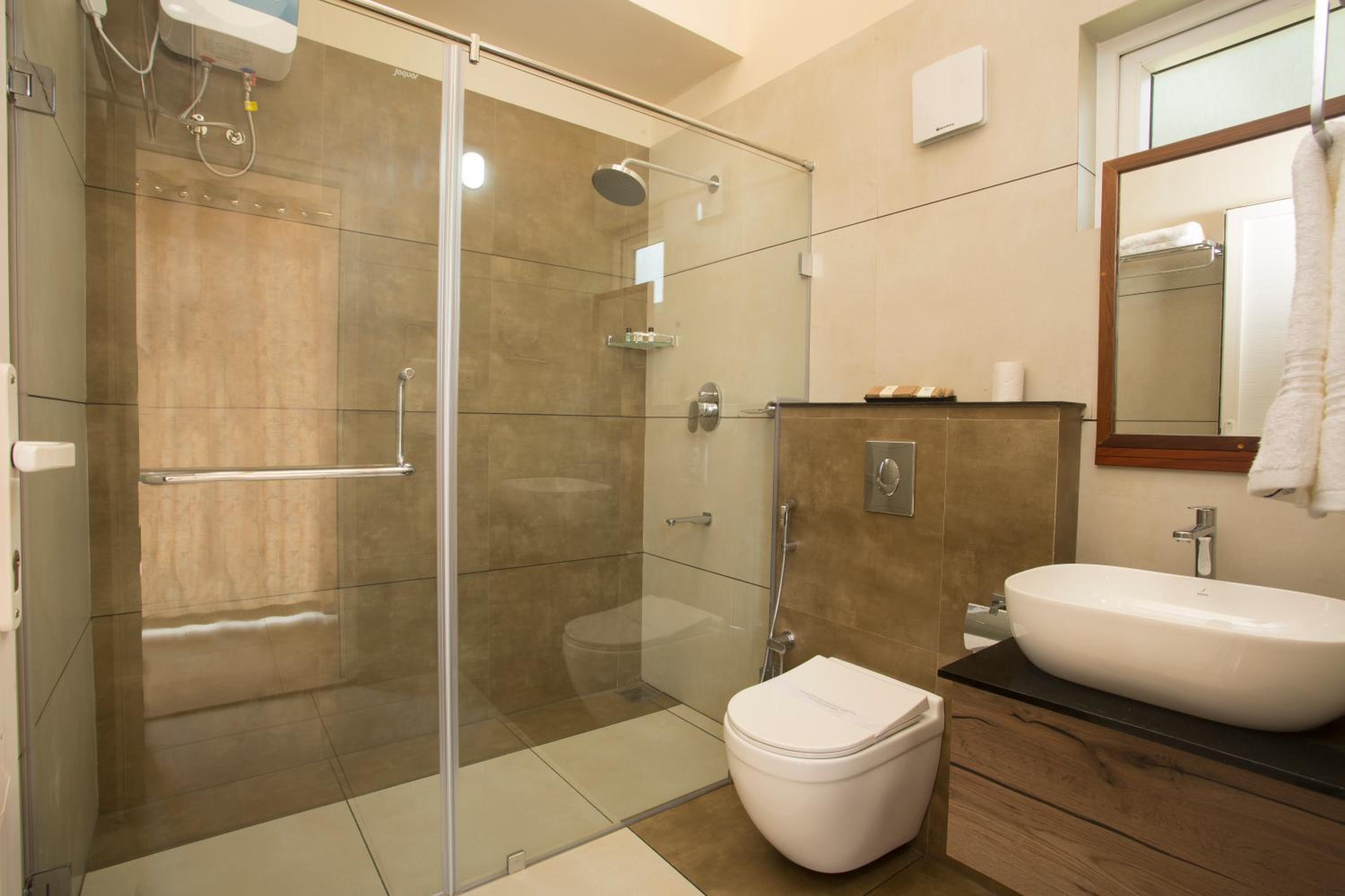 EROS PREMIUM WITH BALCONY FOREST VIEW photo 2