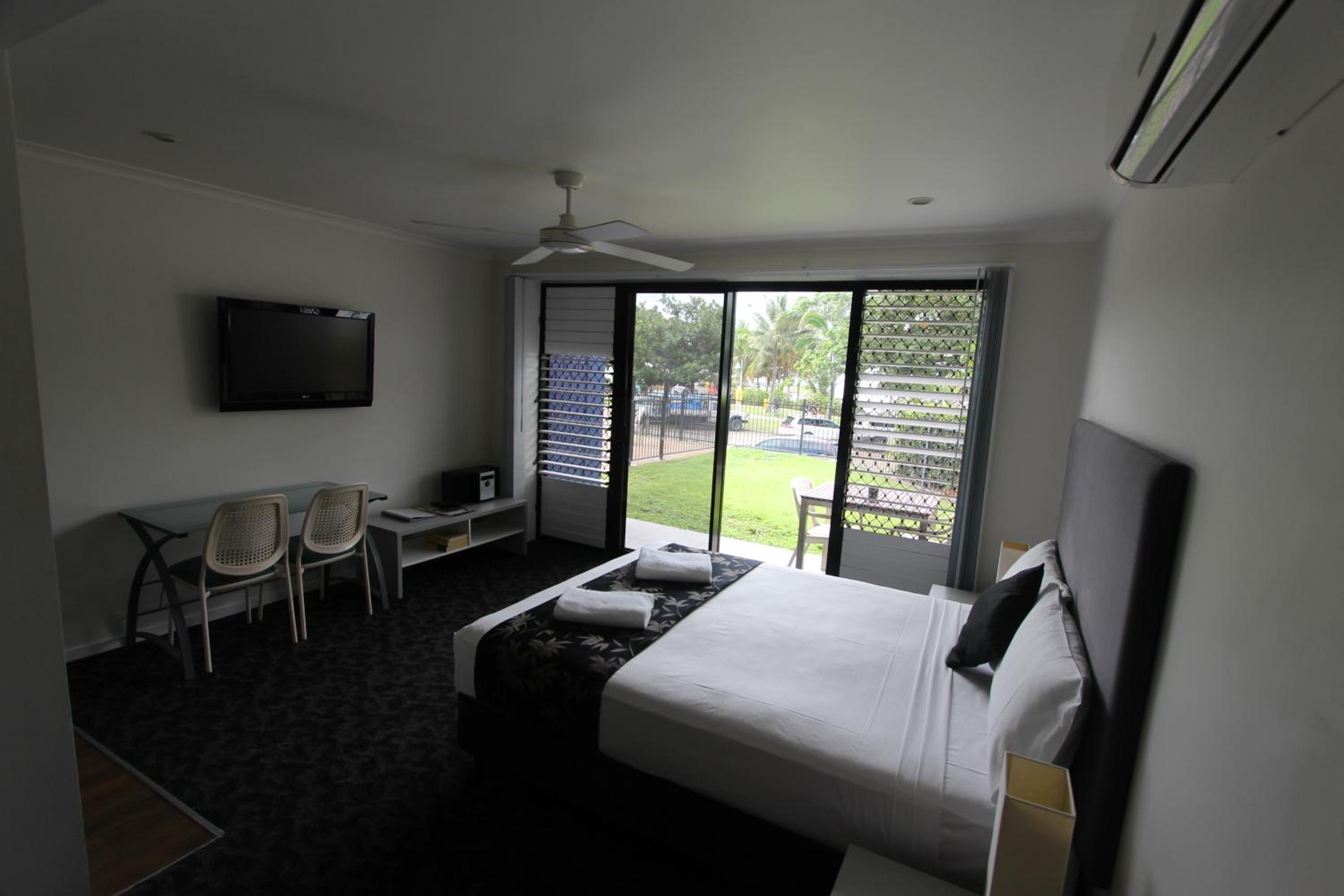 Premium Suite with Ocean View - Not pet friendly photo 1