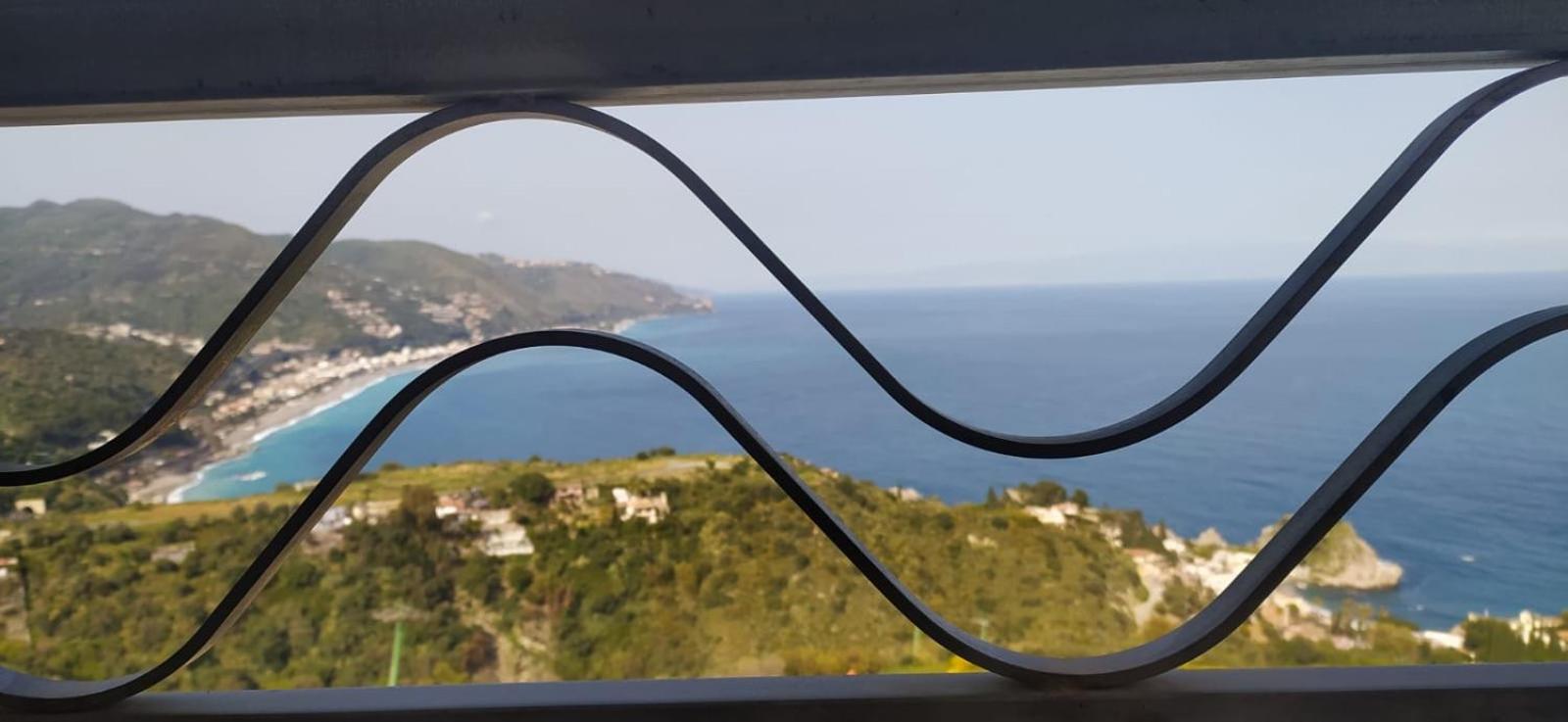 Double Room with Balcony and Sea View photo 2