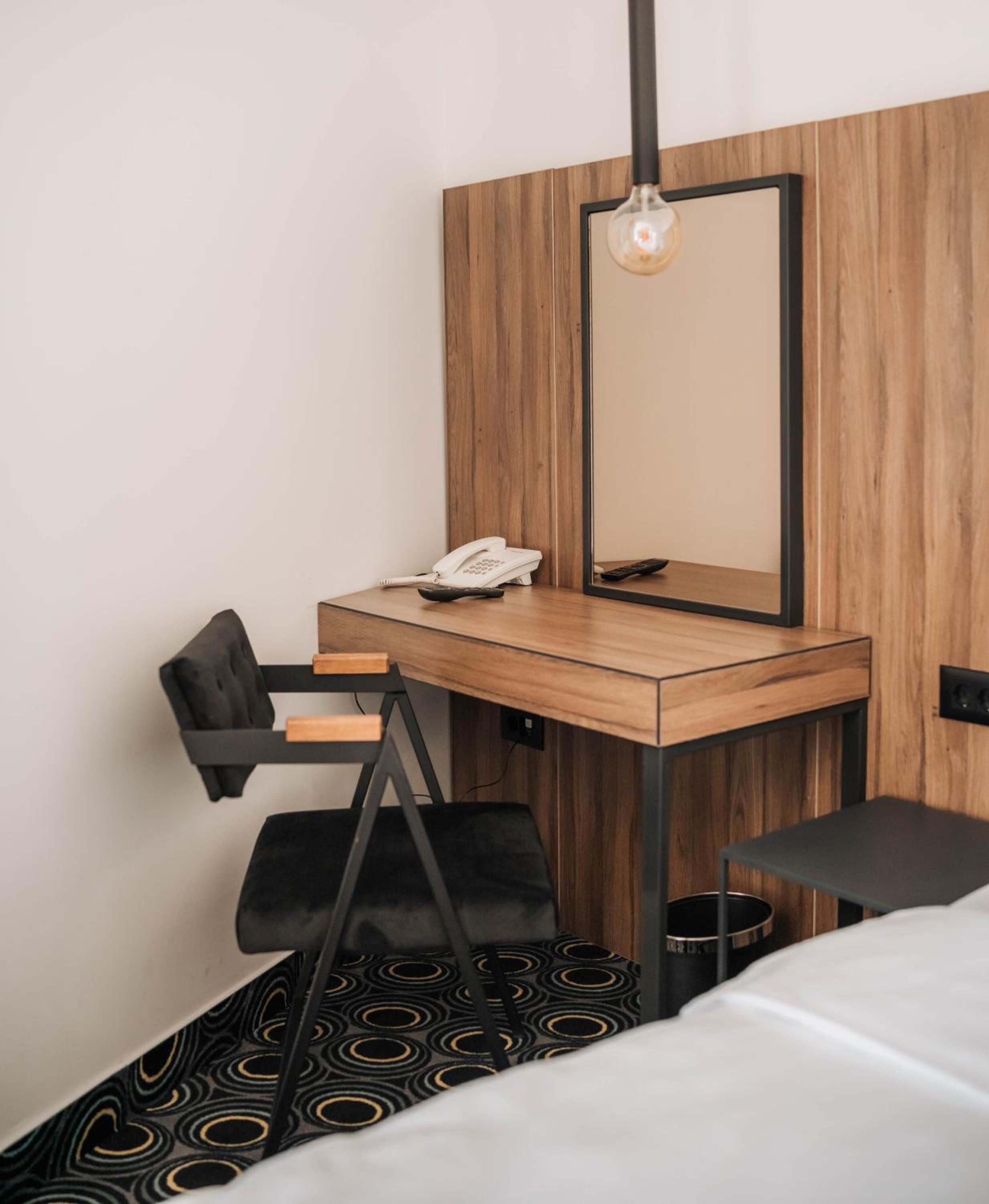 Deluxe Double or Twin Room - Photo 2