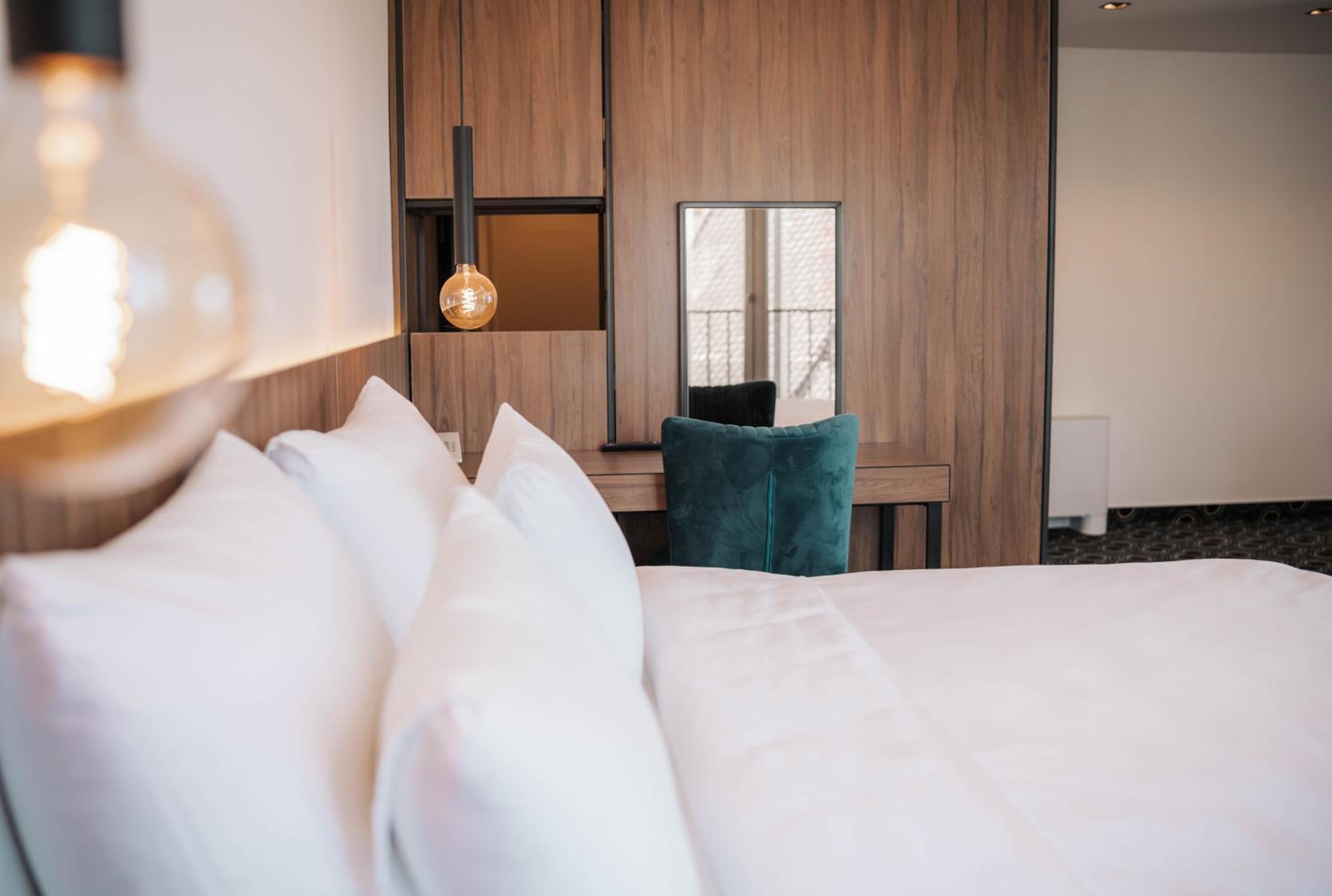 Deluxe Double or Twin Room with Balcony photo 3