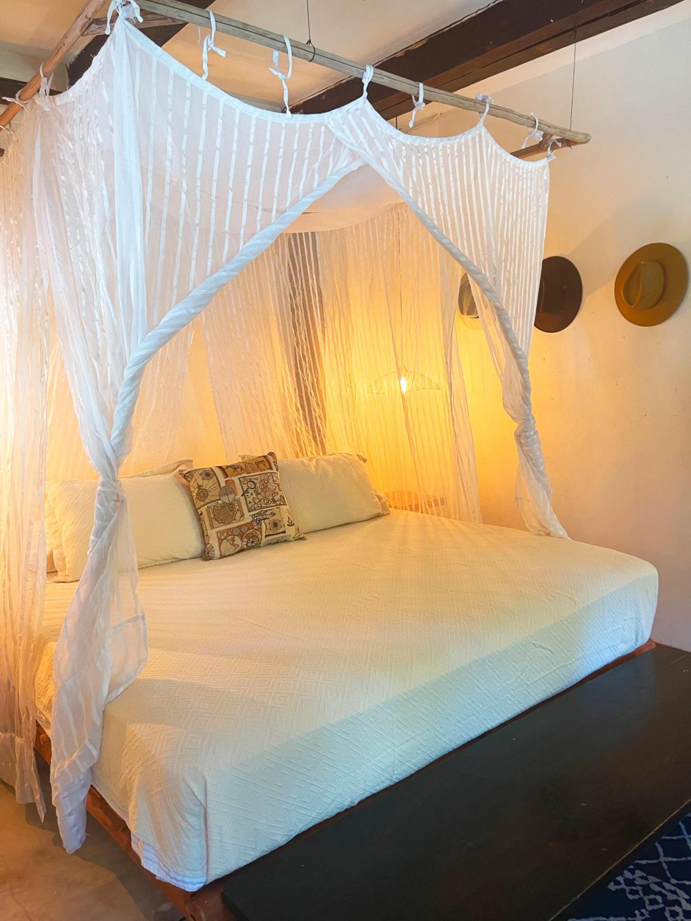 Standard King Room - Photo 52