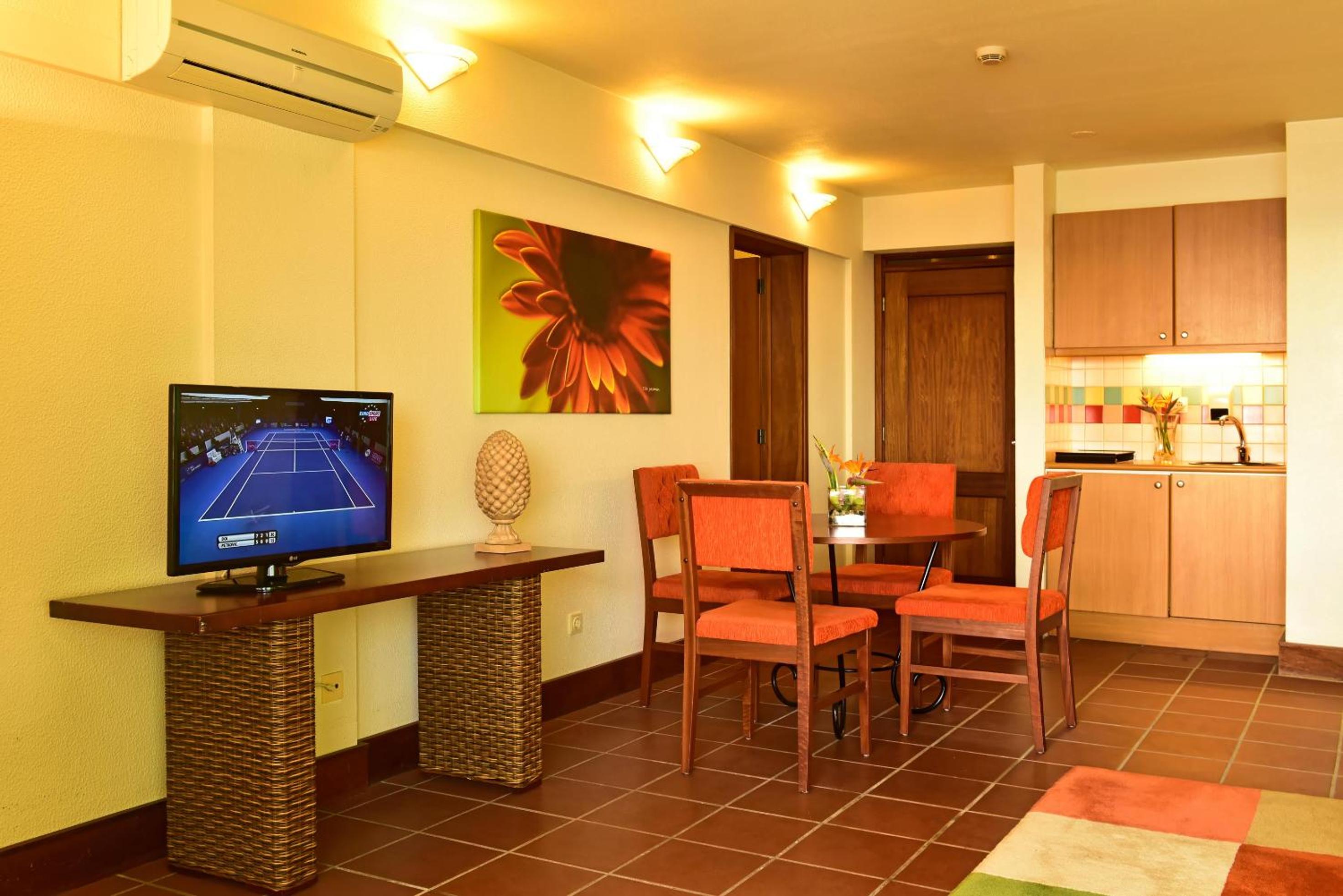 Quadruple Suite