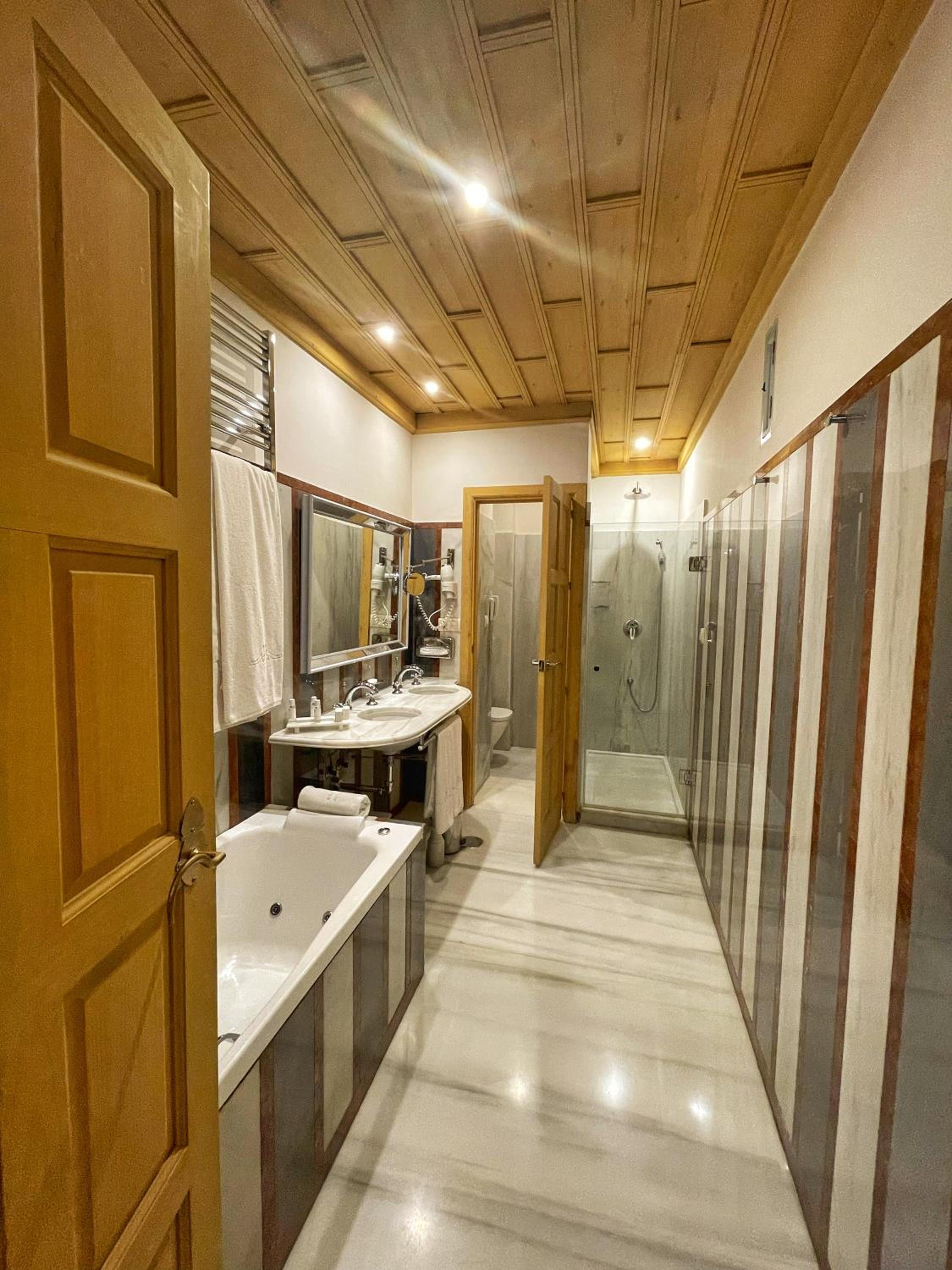 Classic Double or Twin with Spa Bath - Photo 21
