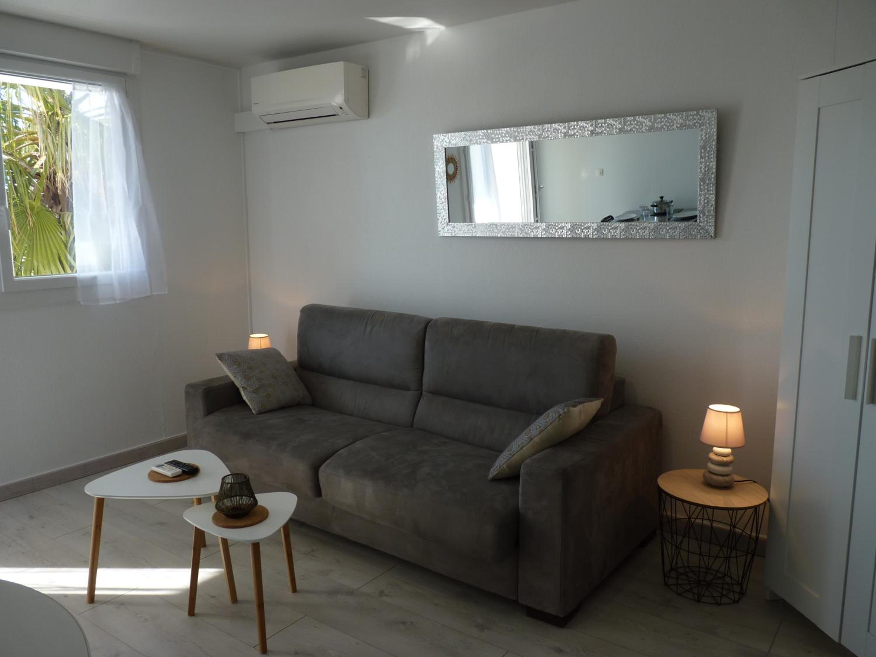 Studio with sea View - Upper Floors - Photo 10