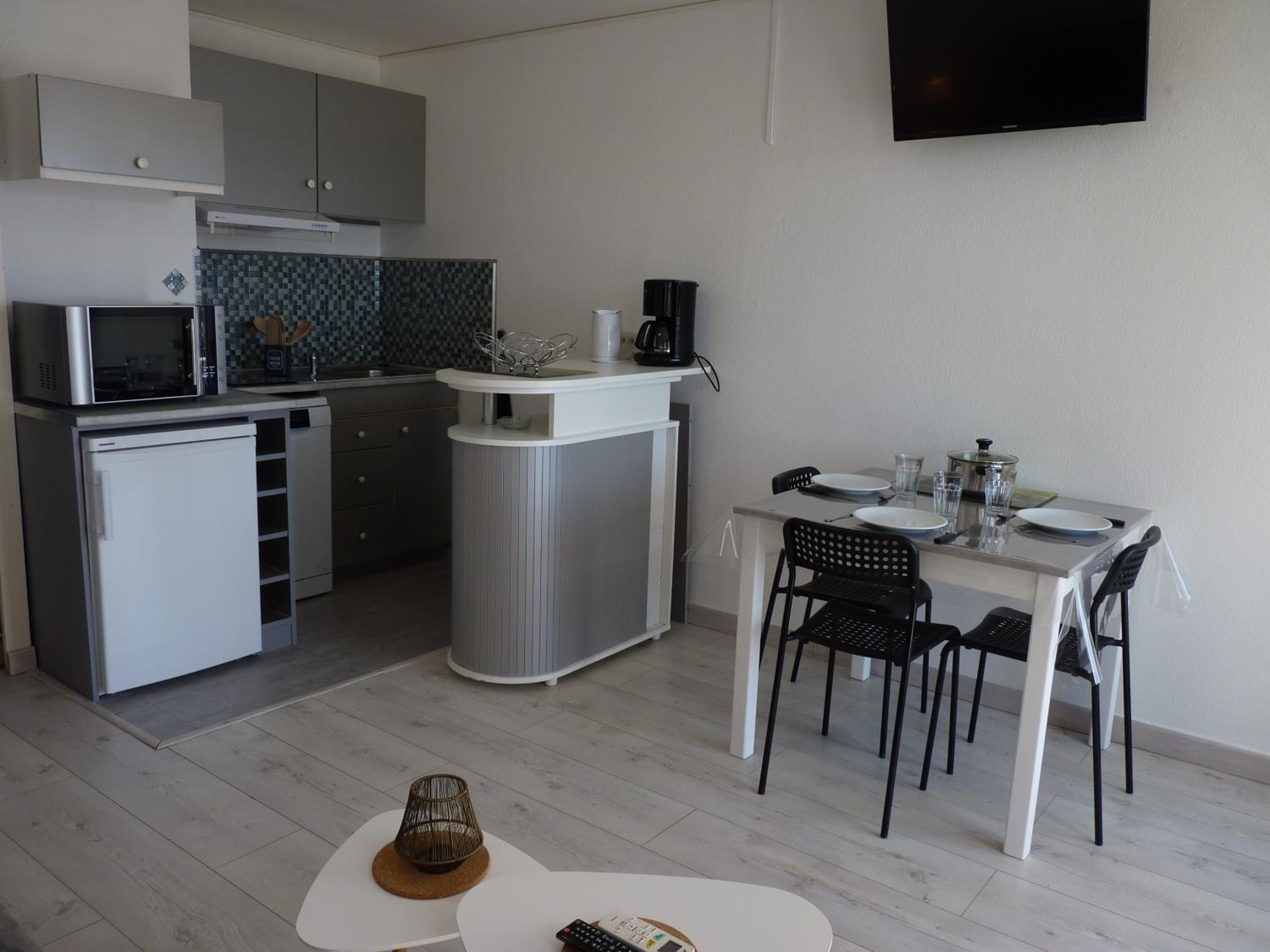 Studio with sea View - Upper Floors - Photo 11