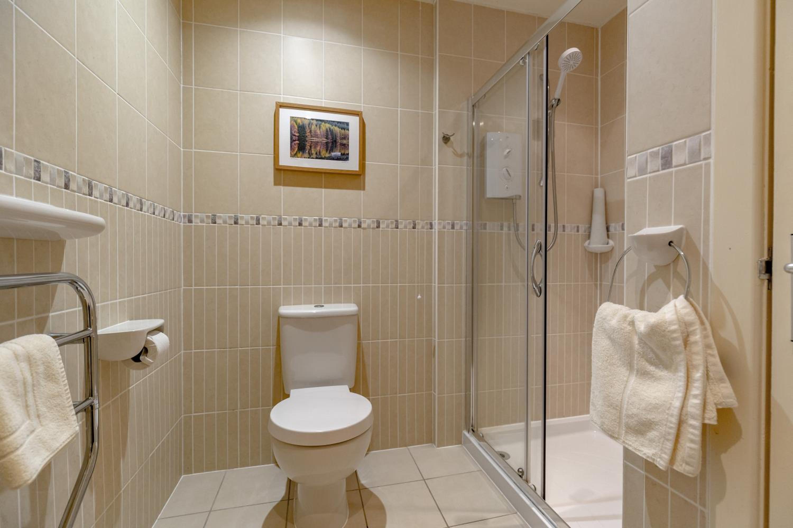 Two-Bedroom House - Photo 15