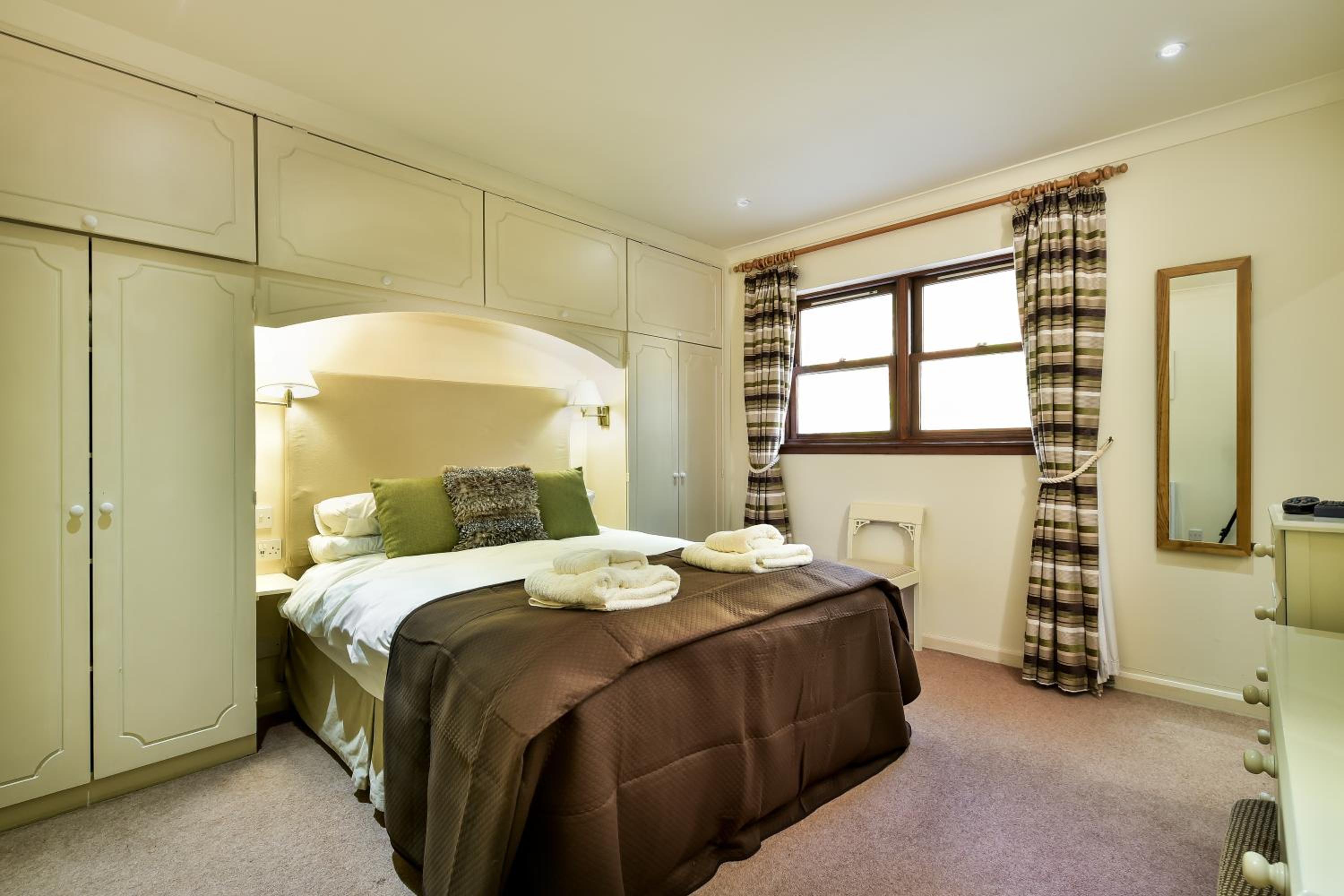 Two-Bedroom House - Photo 13