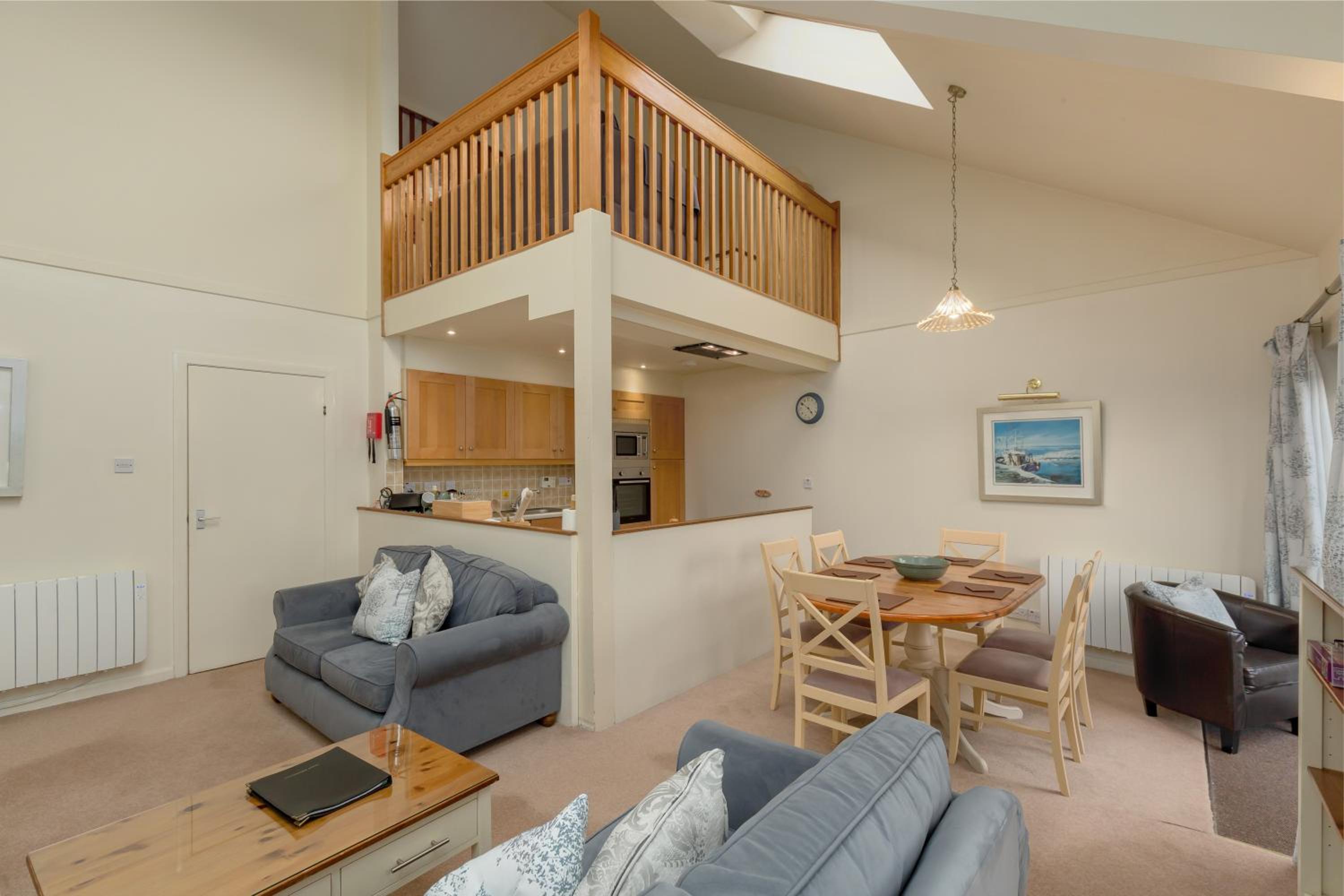 Two-Bedroom House - Photo 8