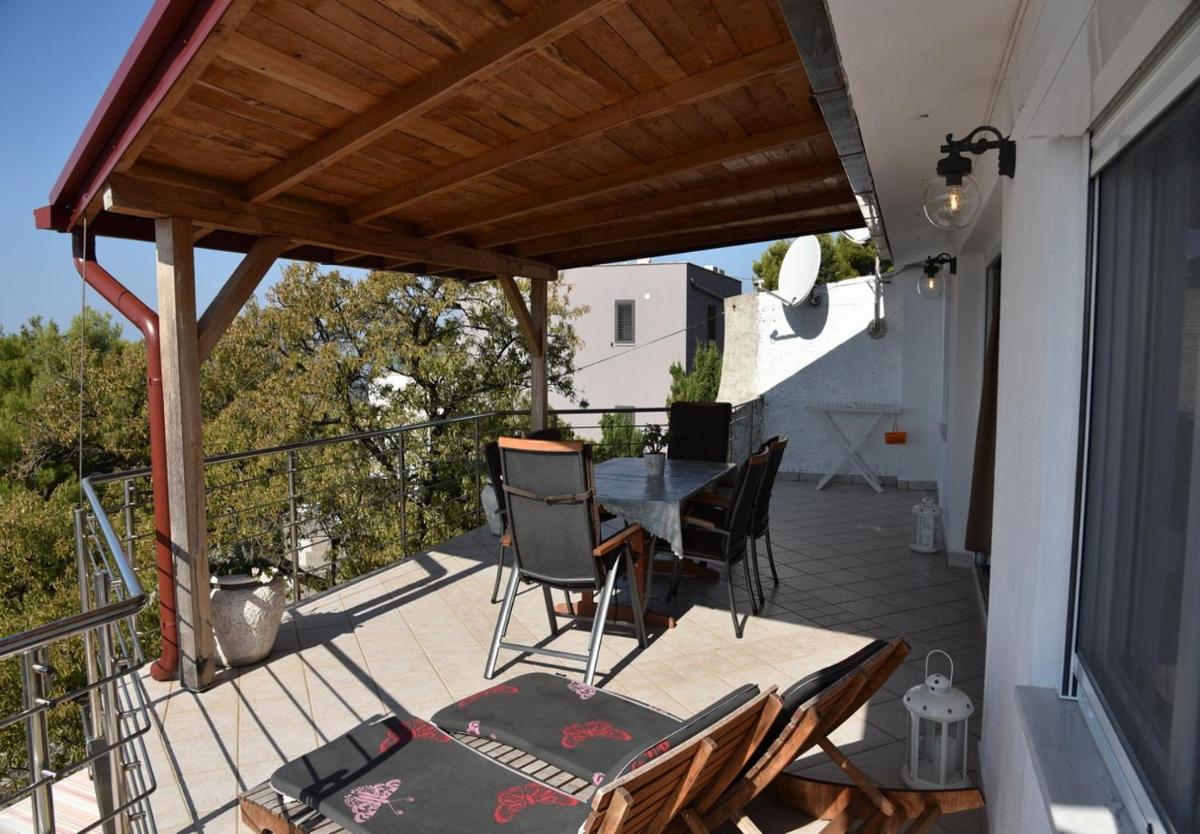 Apartment 3