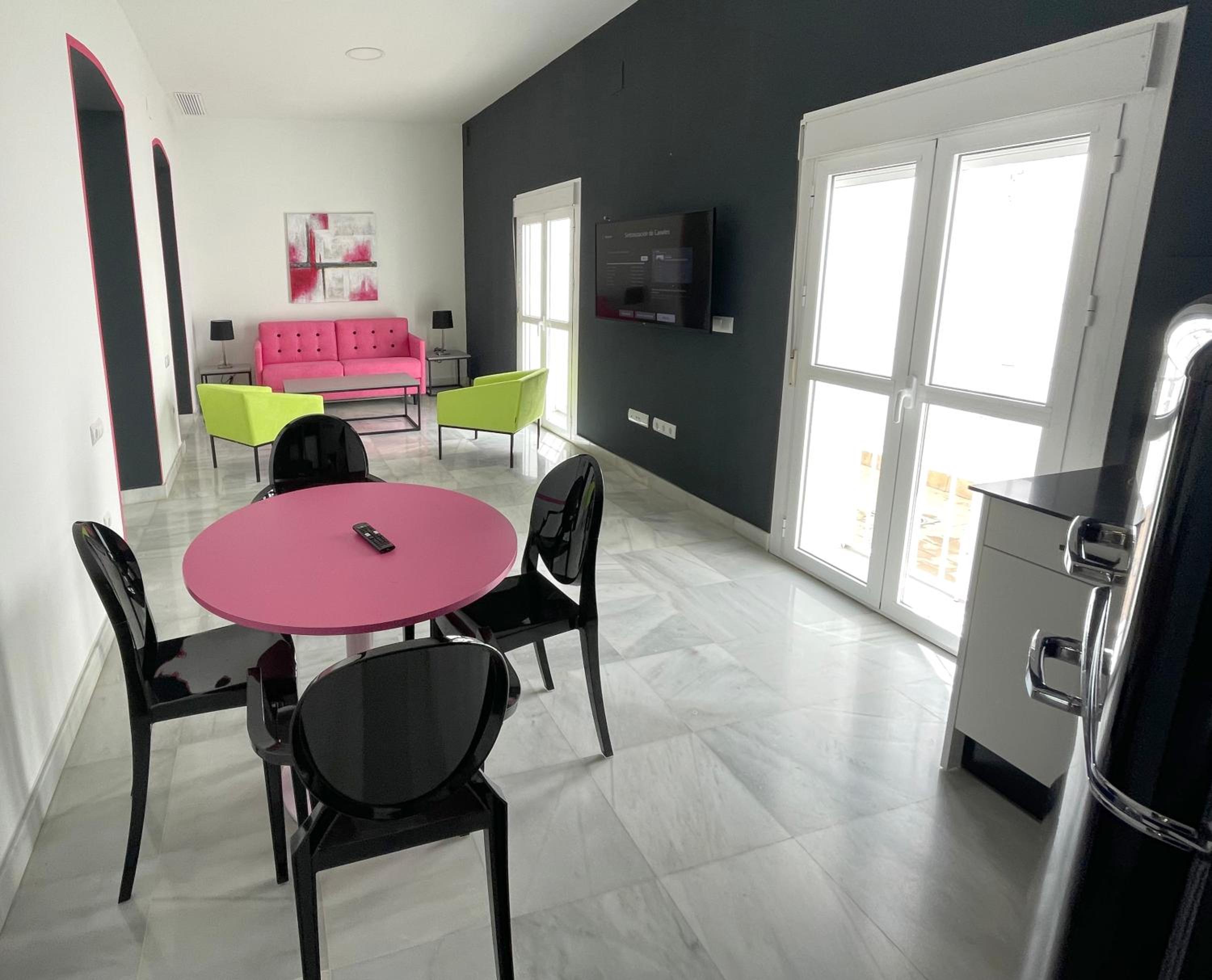 Deluxe Apartment - Photo 11
