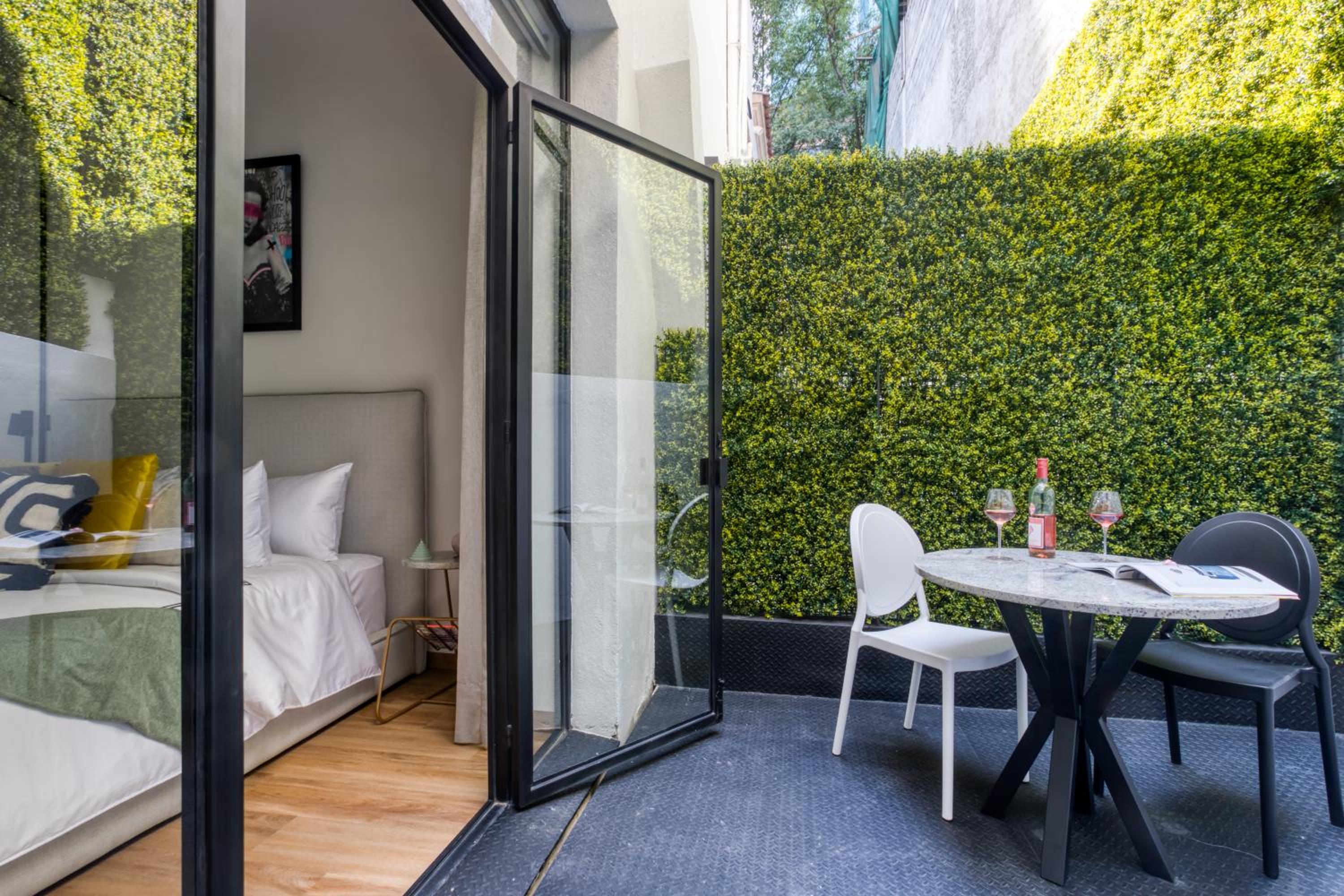 María Felix’s Room with a Terrace - Photo 8