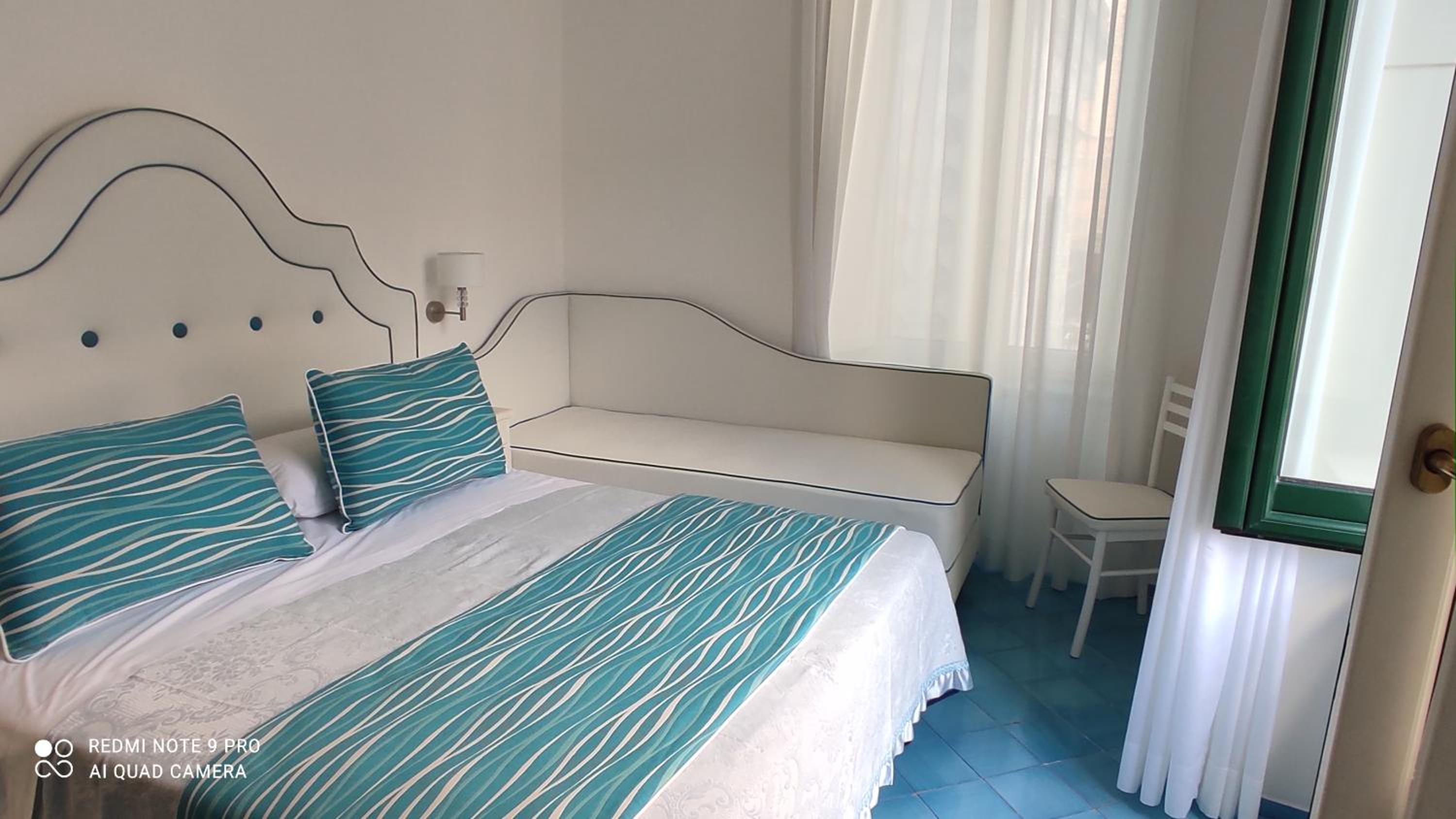 Double or Twin Room with View - Photo 5