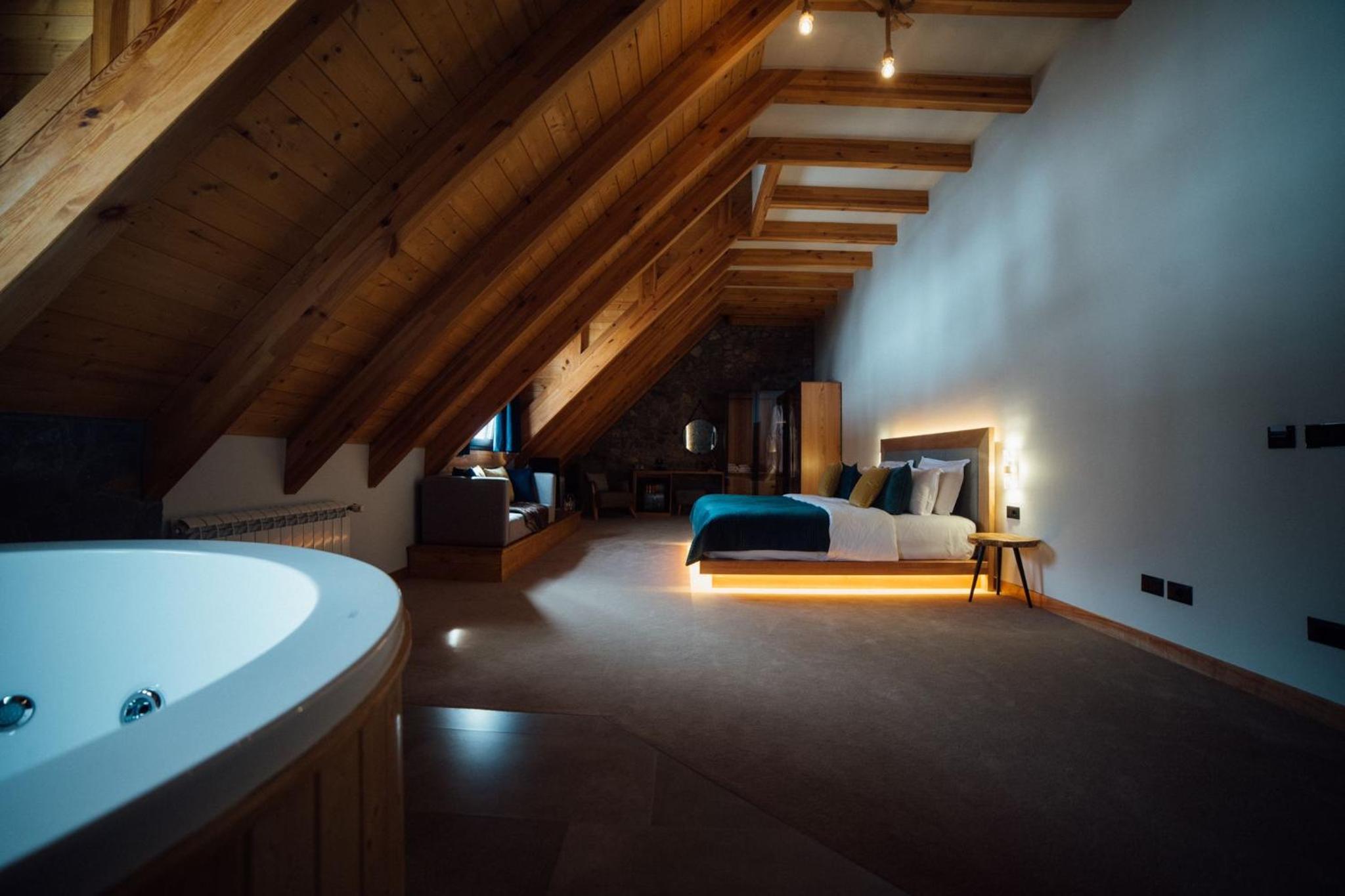 Suite with Hot Tub