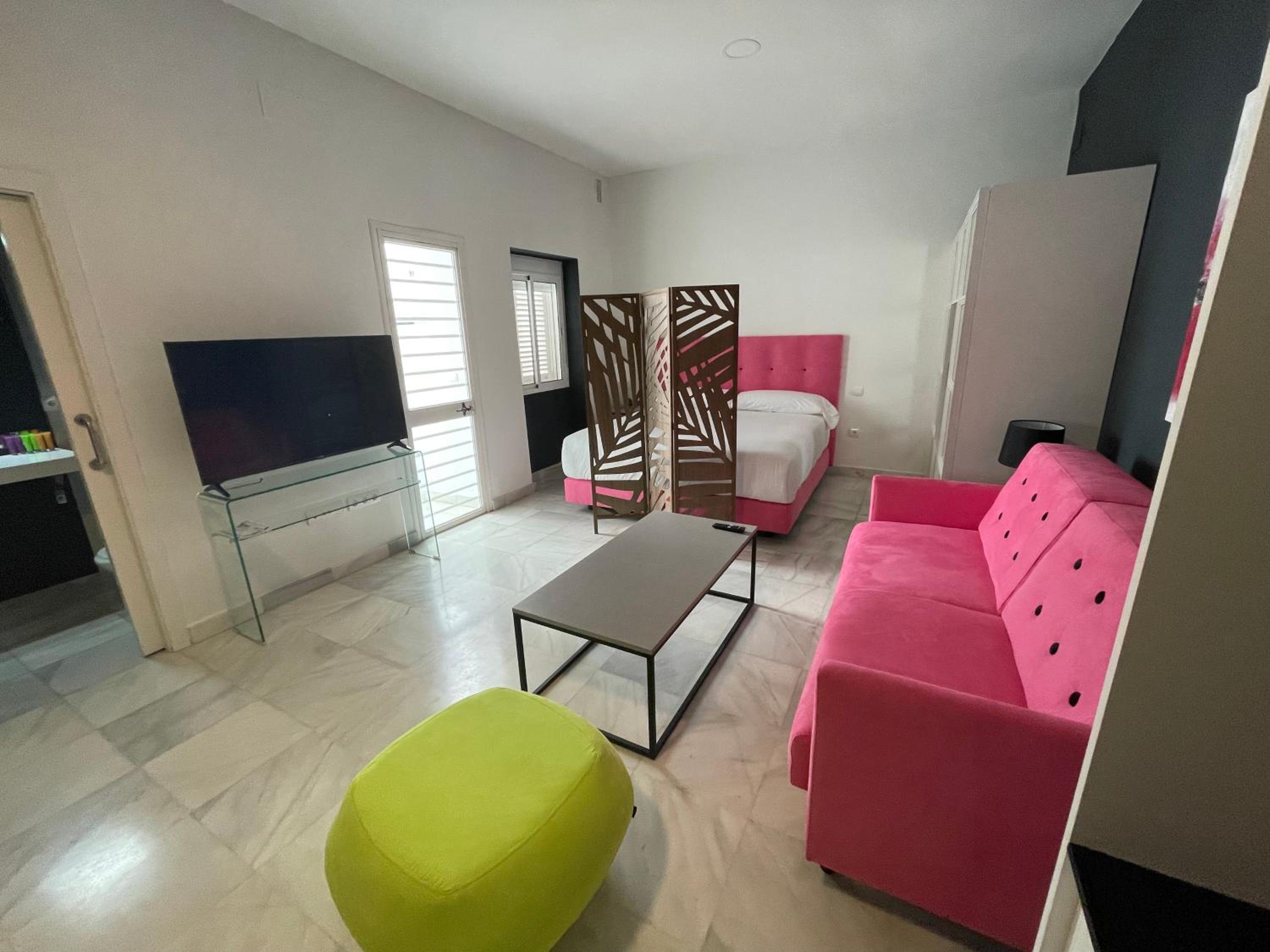 Studio Apartment - Photo 6
