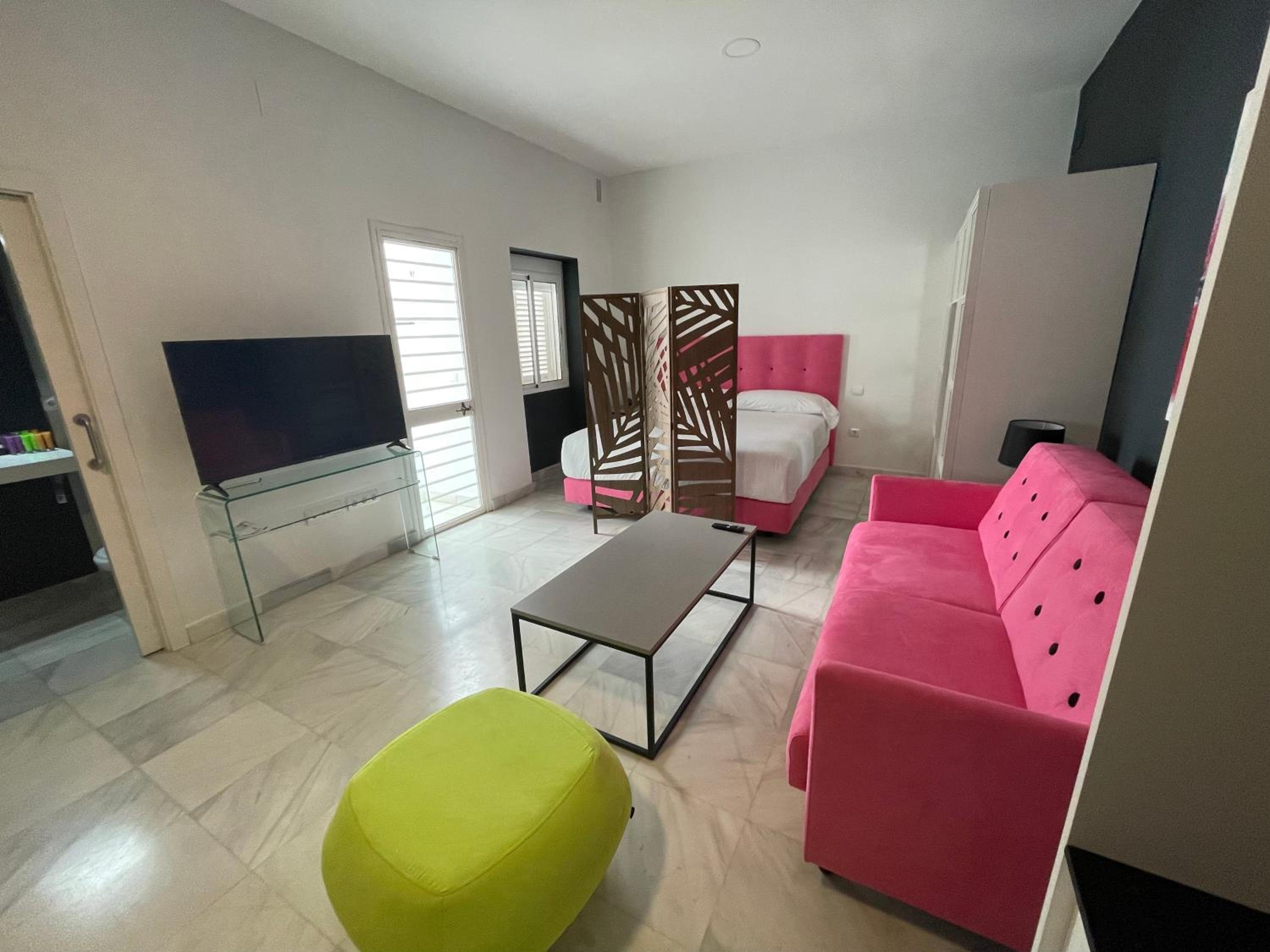 Studio Apartment - Photo 7