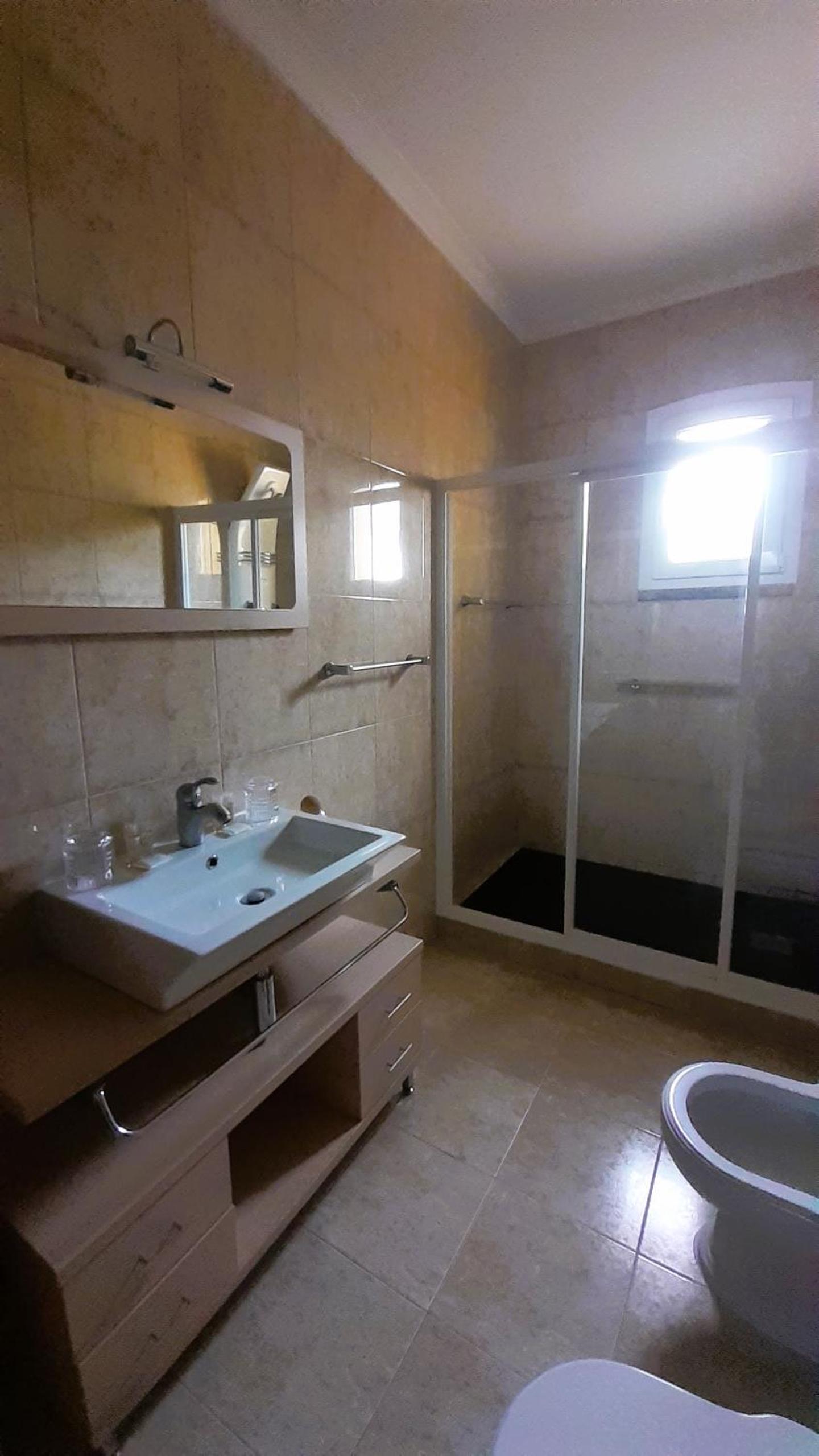 Double Room - Photo 9