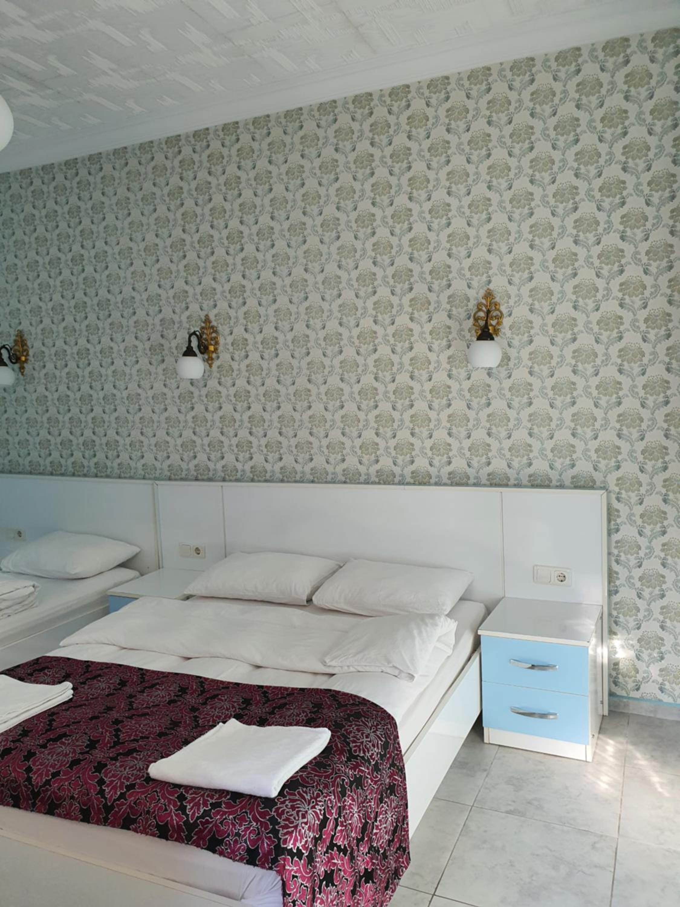 Large Twin Room photo 2