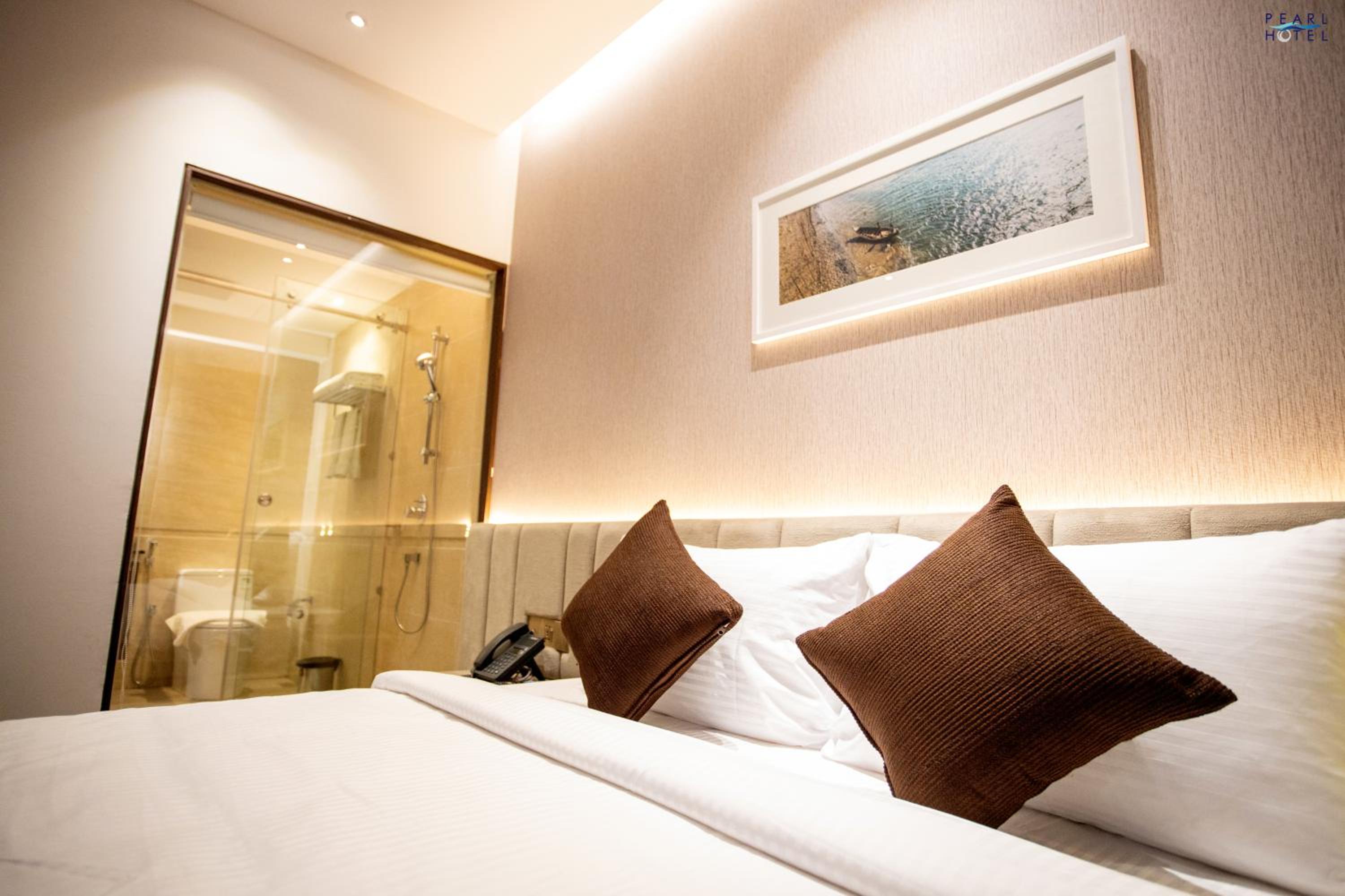 Deluxe King Room - Photo 2