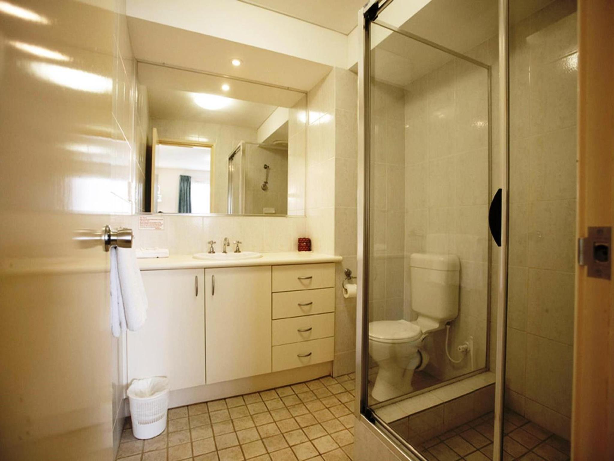 One-Bedroom Apartment thumbnail 5