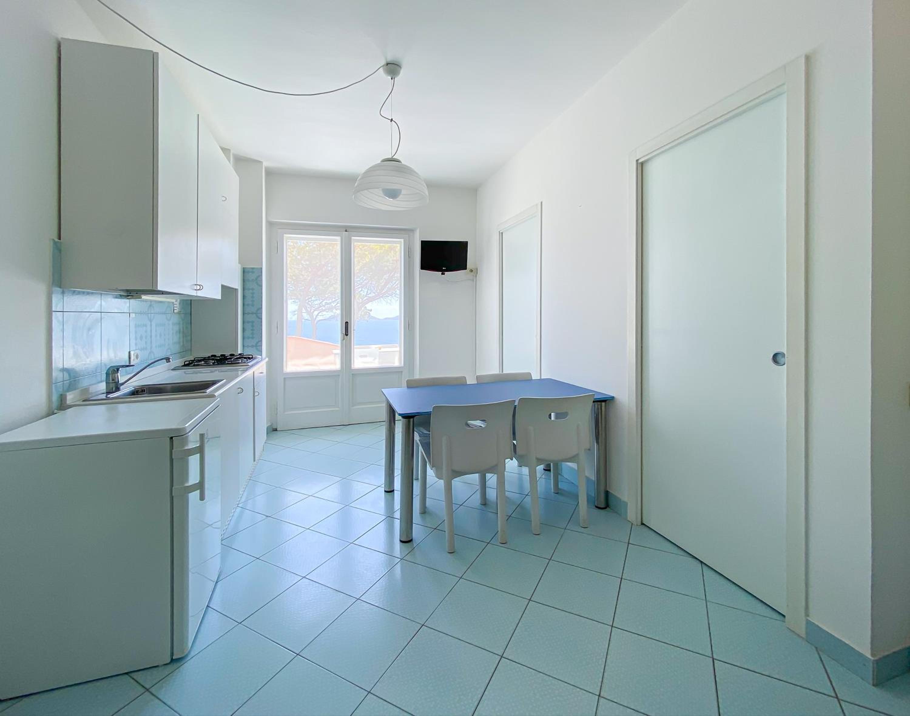  One-Bedroom Apartment with Terrace and Sea View photo 3