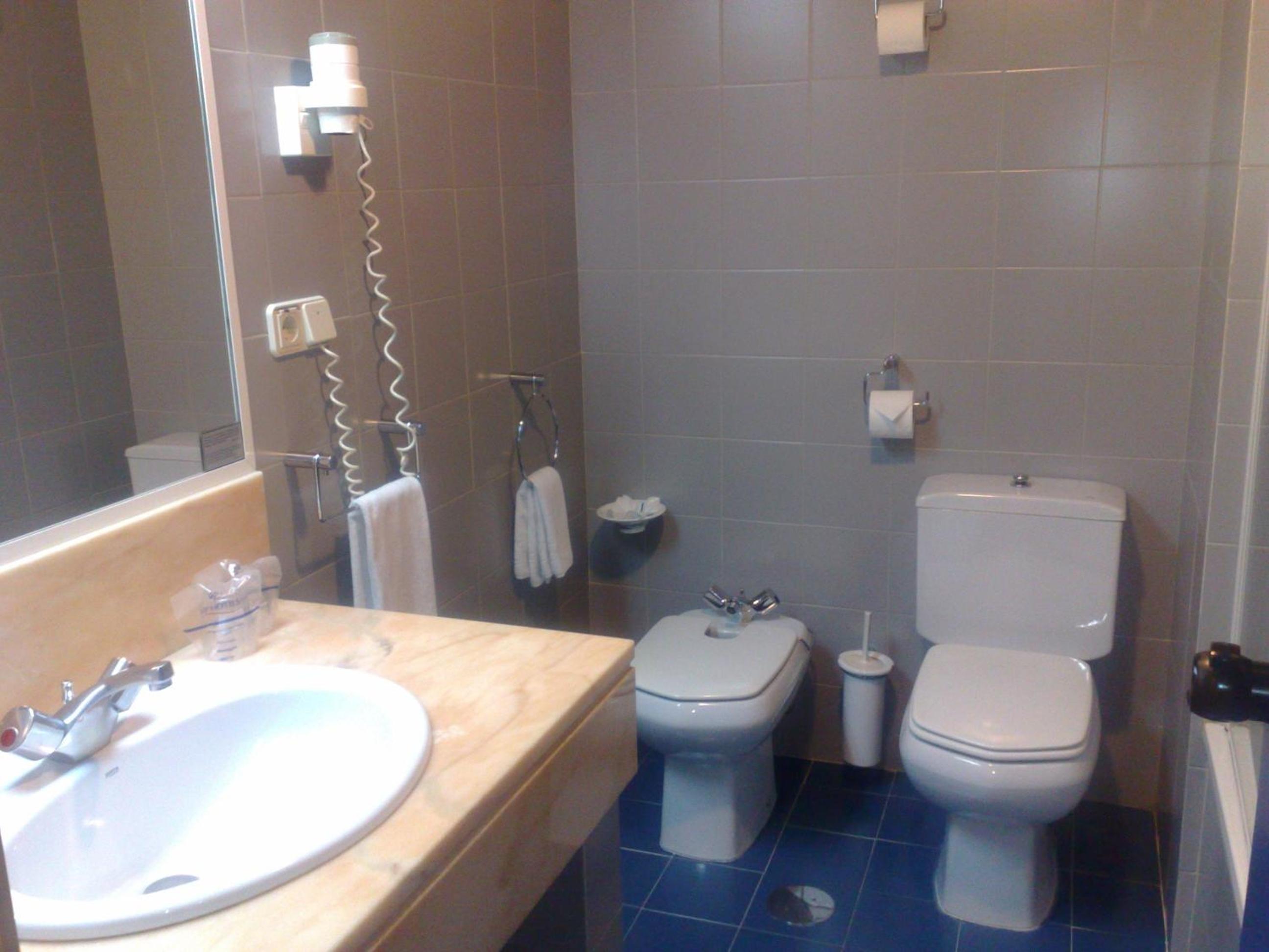 Double Room - Photo 2