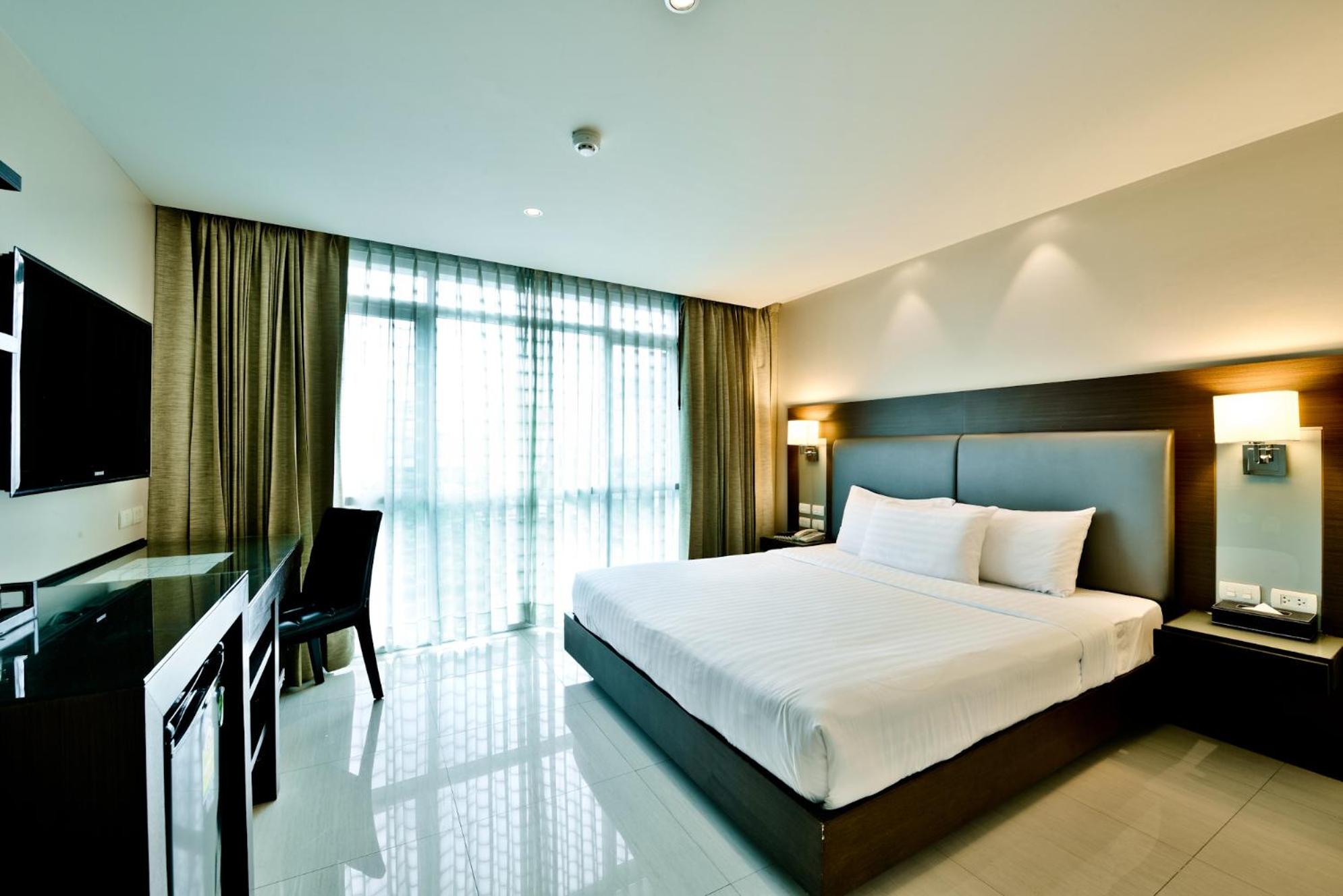 Superior King Room photo 2